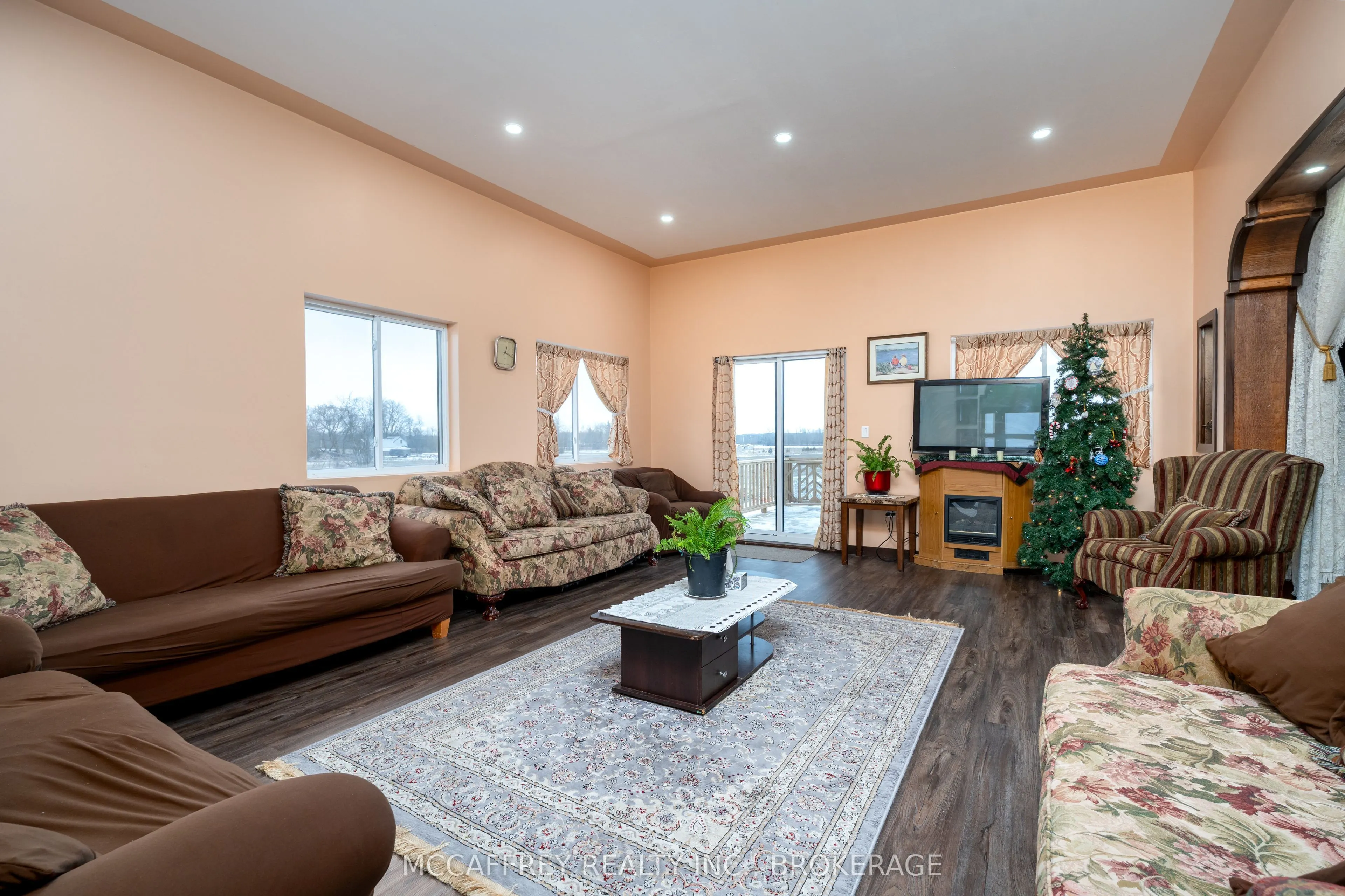 4326 County Rd 6
