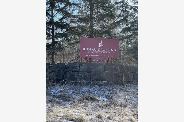 19 Rideau Crossing Crescent