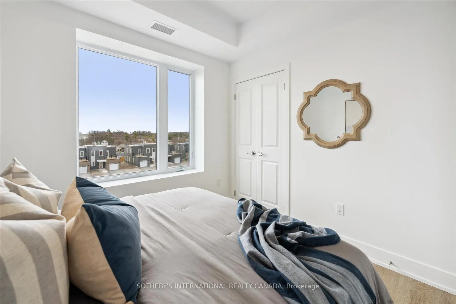 19B West Street N #201
