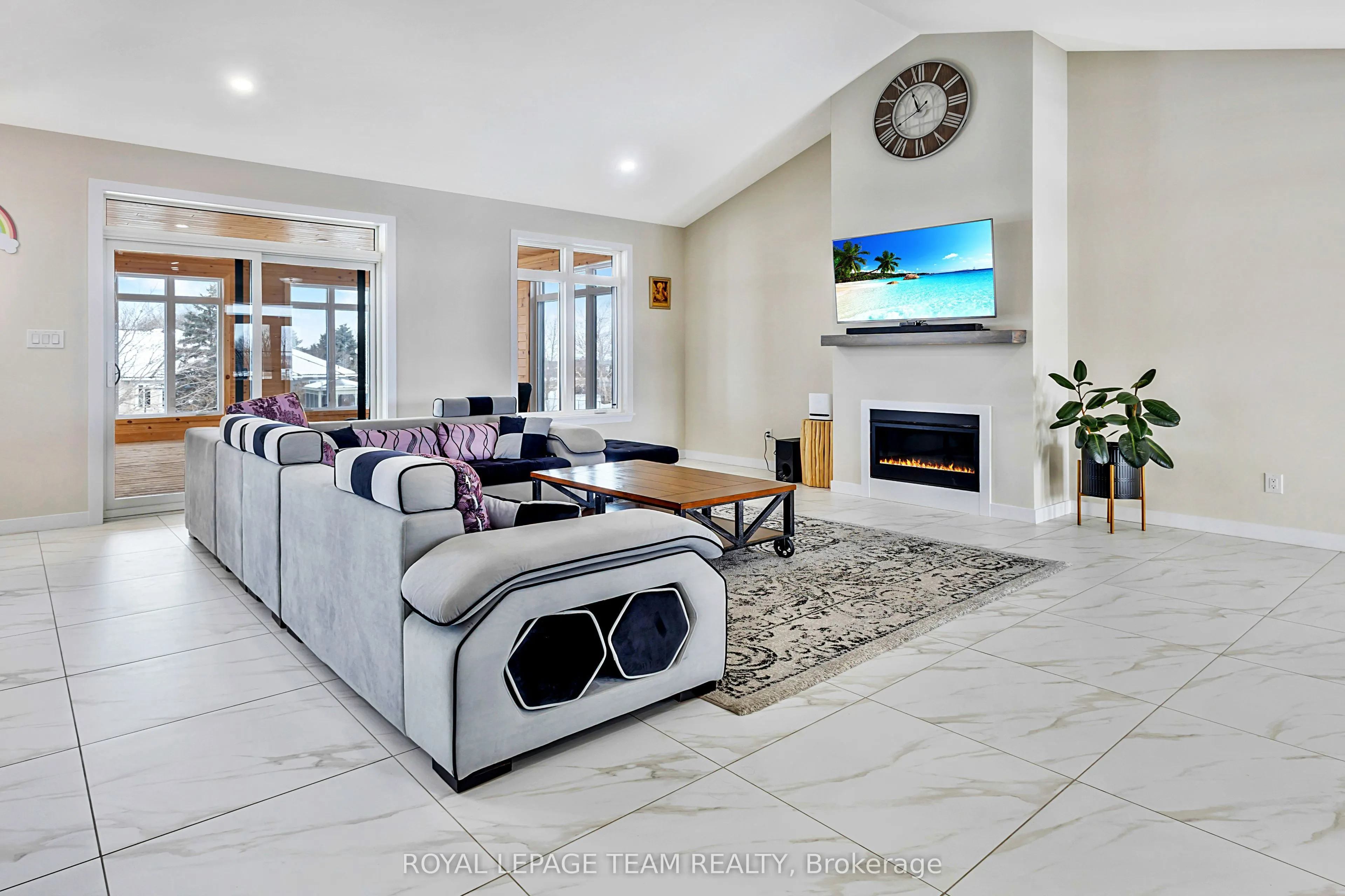 224 Trudeau Crescent