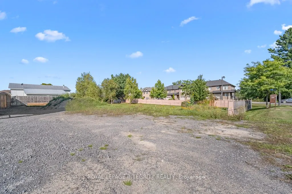875 CONTOUR Street #B