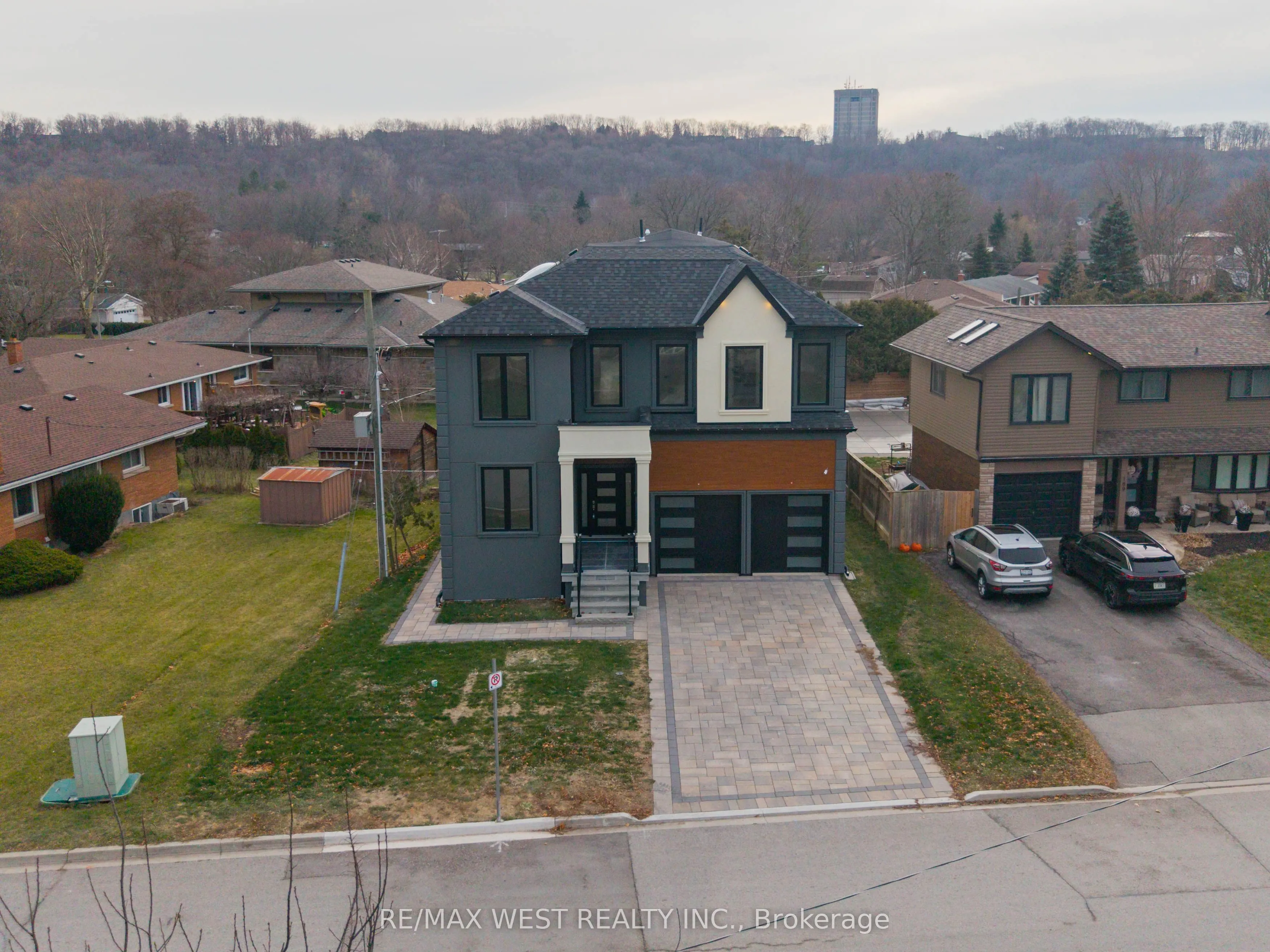 185 Riverview Boulevard