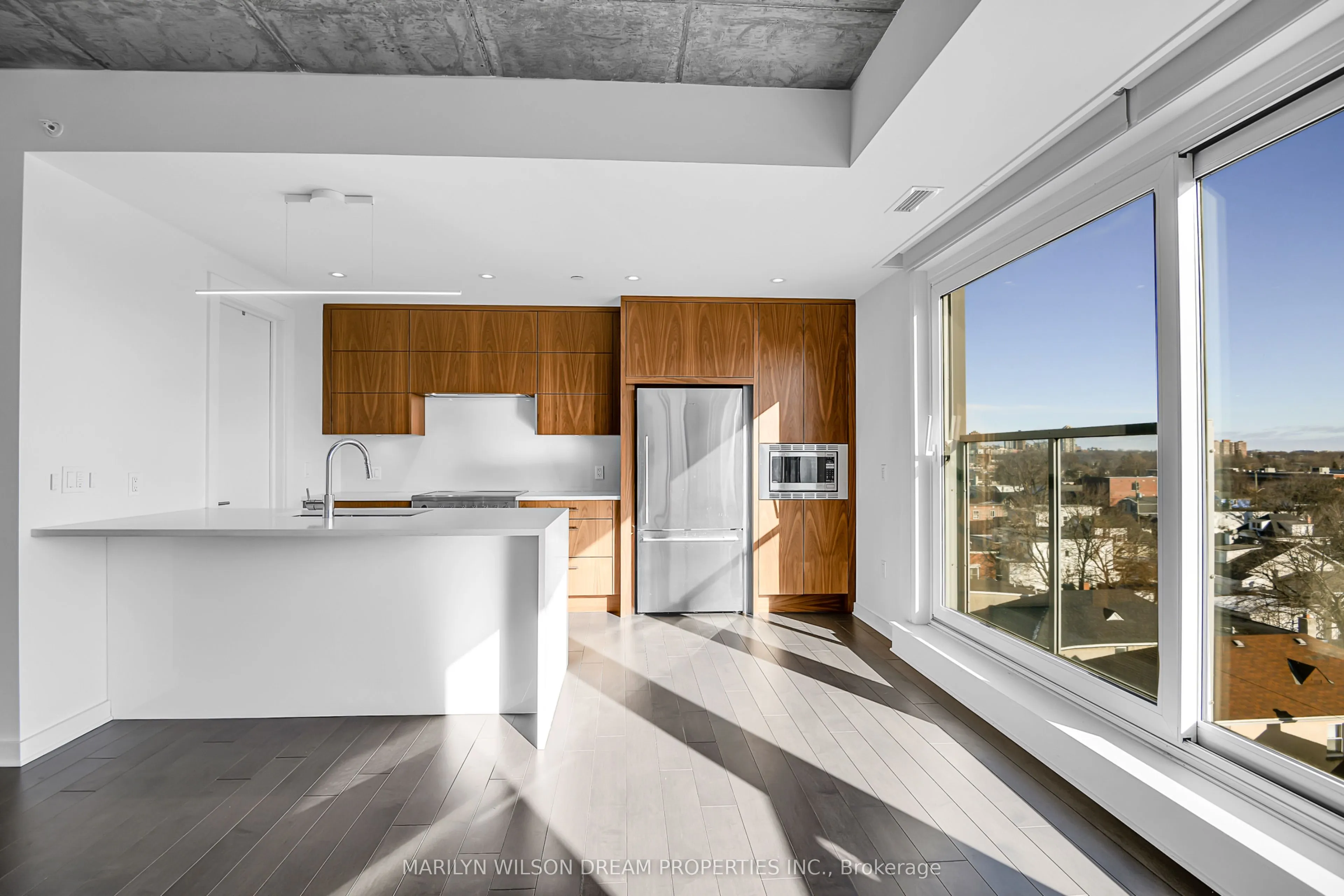 135 Barrette Street #601