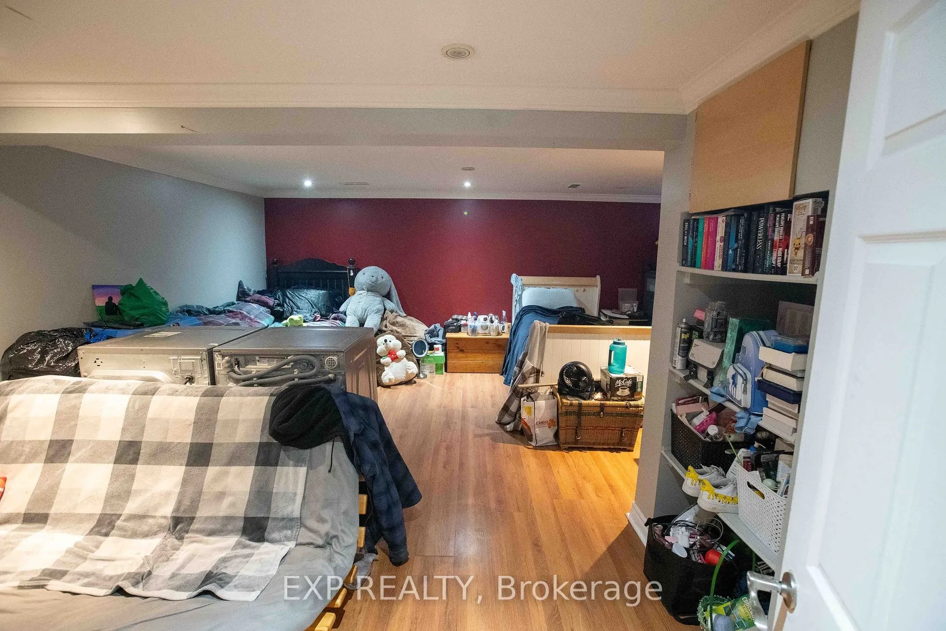 1108 Grenoble Crescent