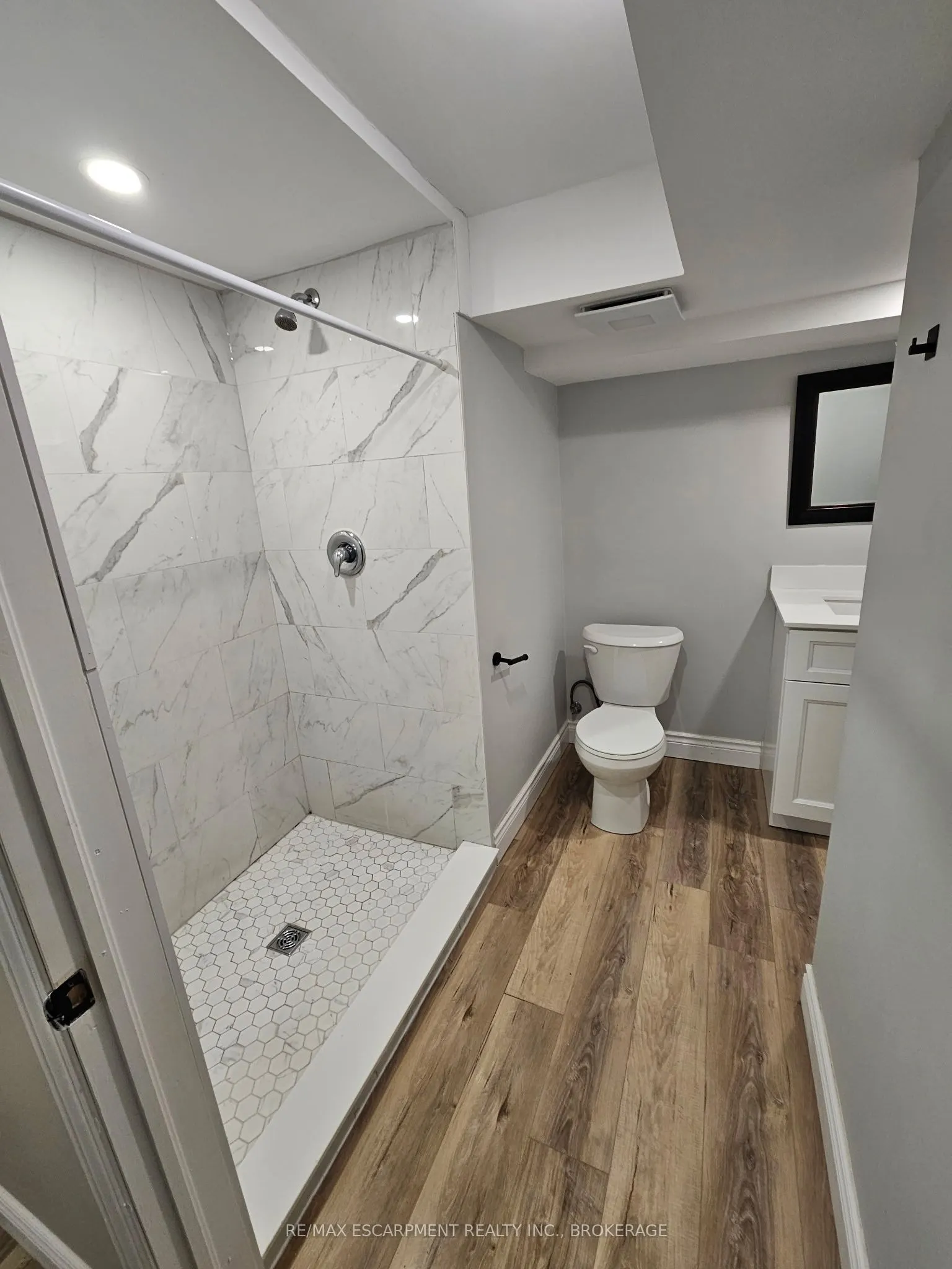 539 Woodlawn Road #2
