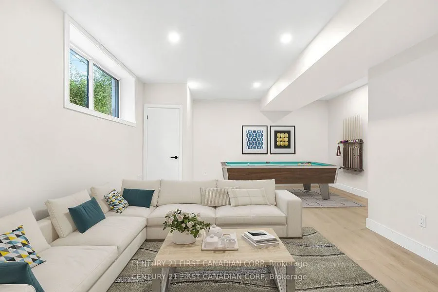 858 WILLIAM Street