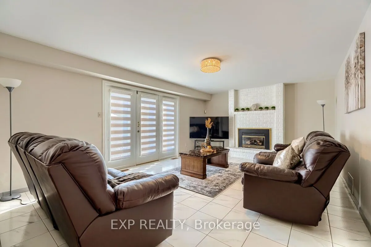 16 Vogue Court