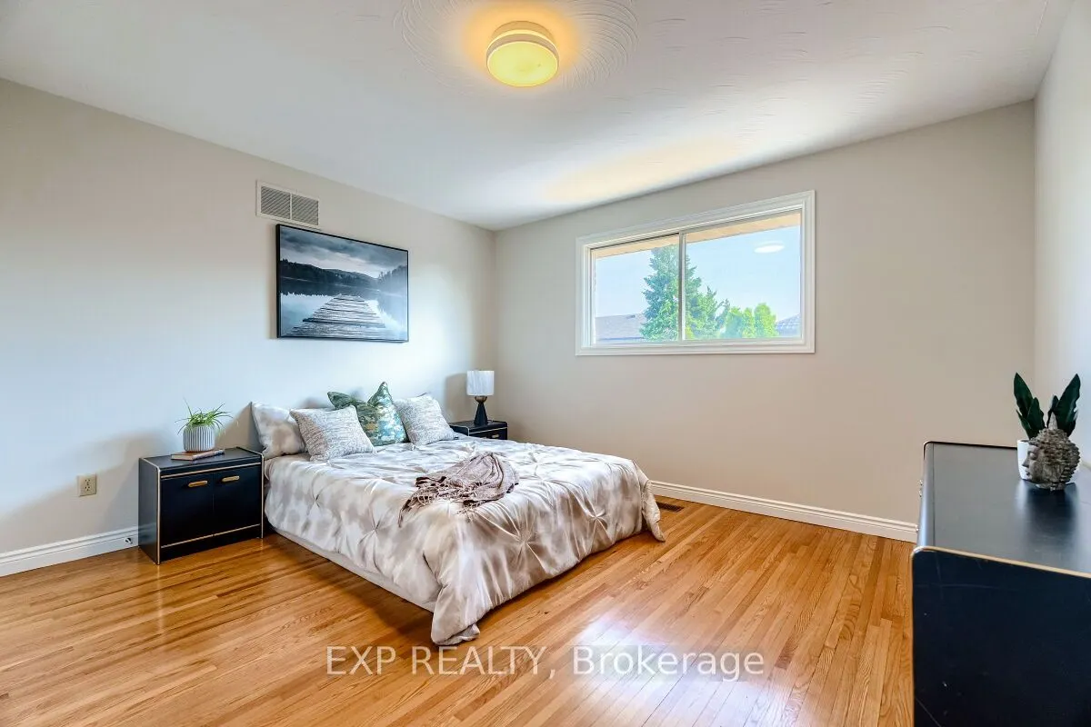 16 Vogue Court