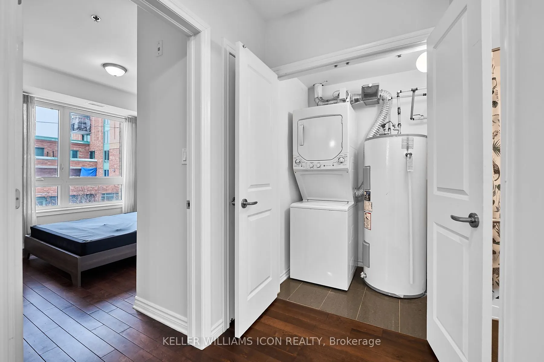 429 Kent Street #320