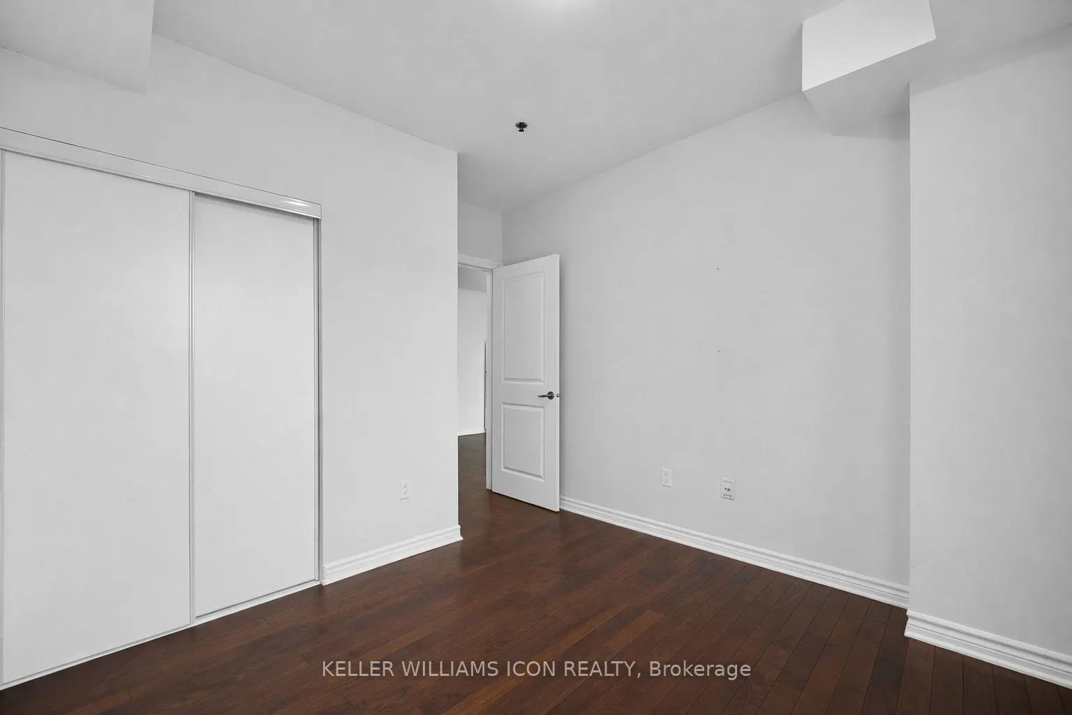 429 Kent Street #320