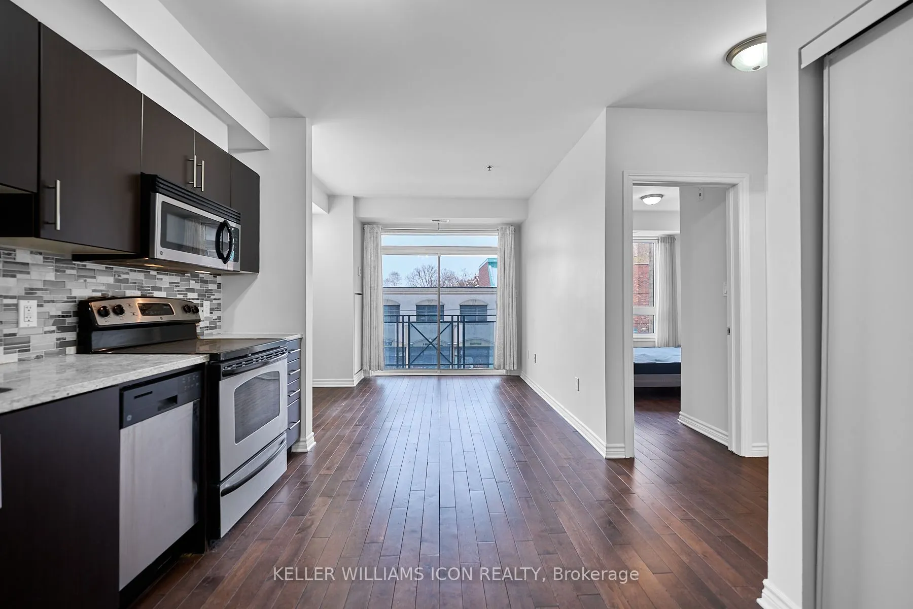 429 Kent Street #320