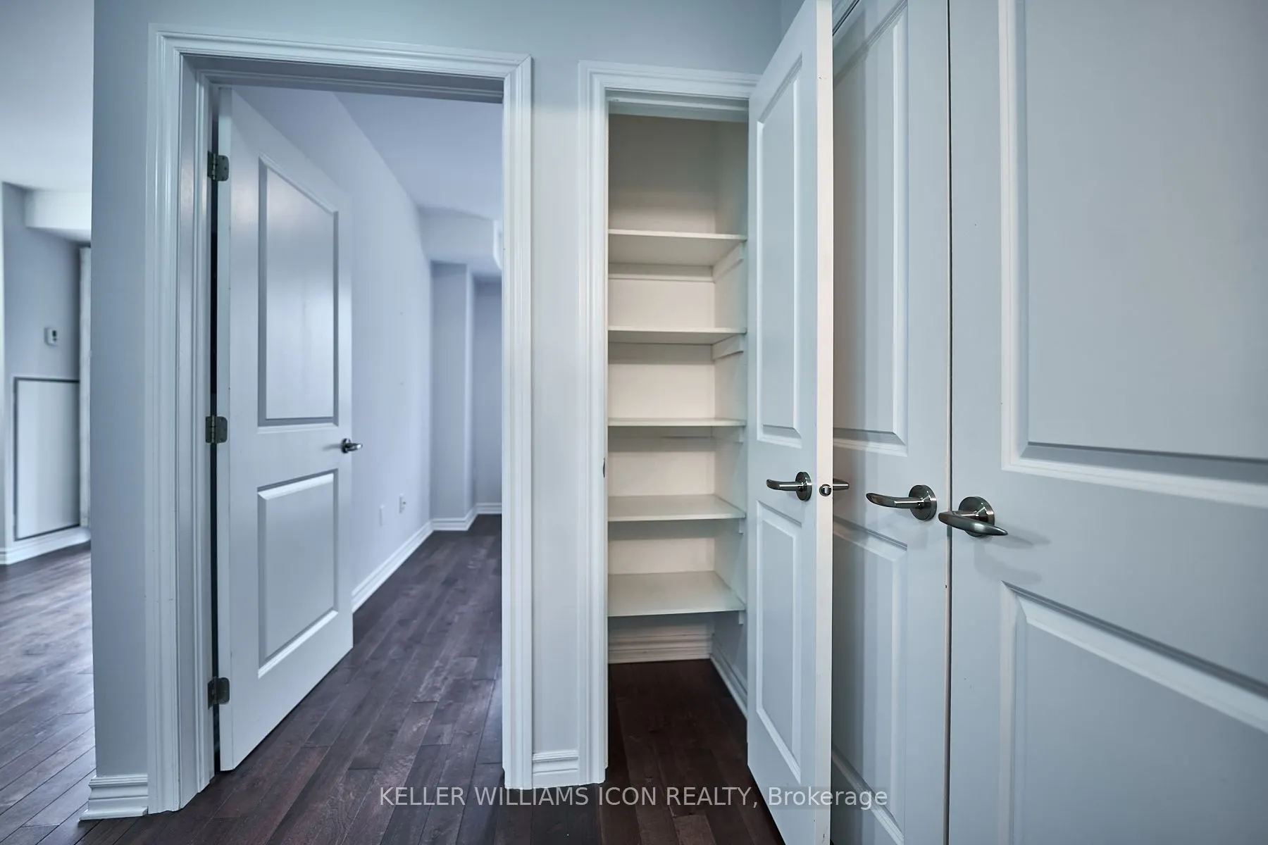 429 Kent Street #320