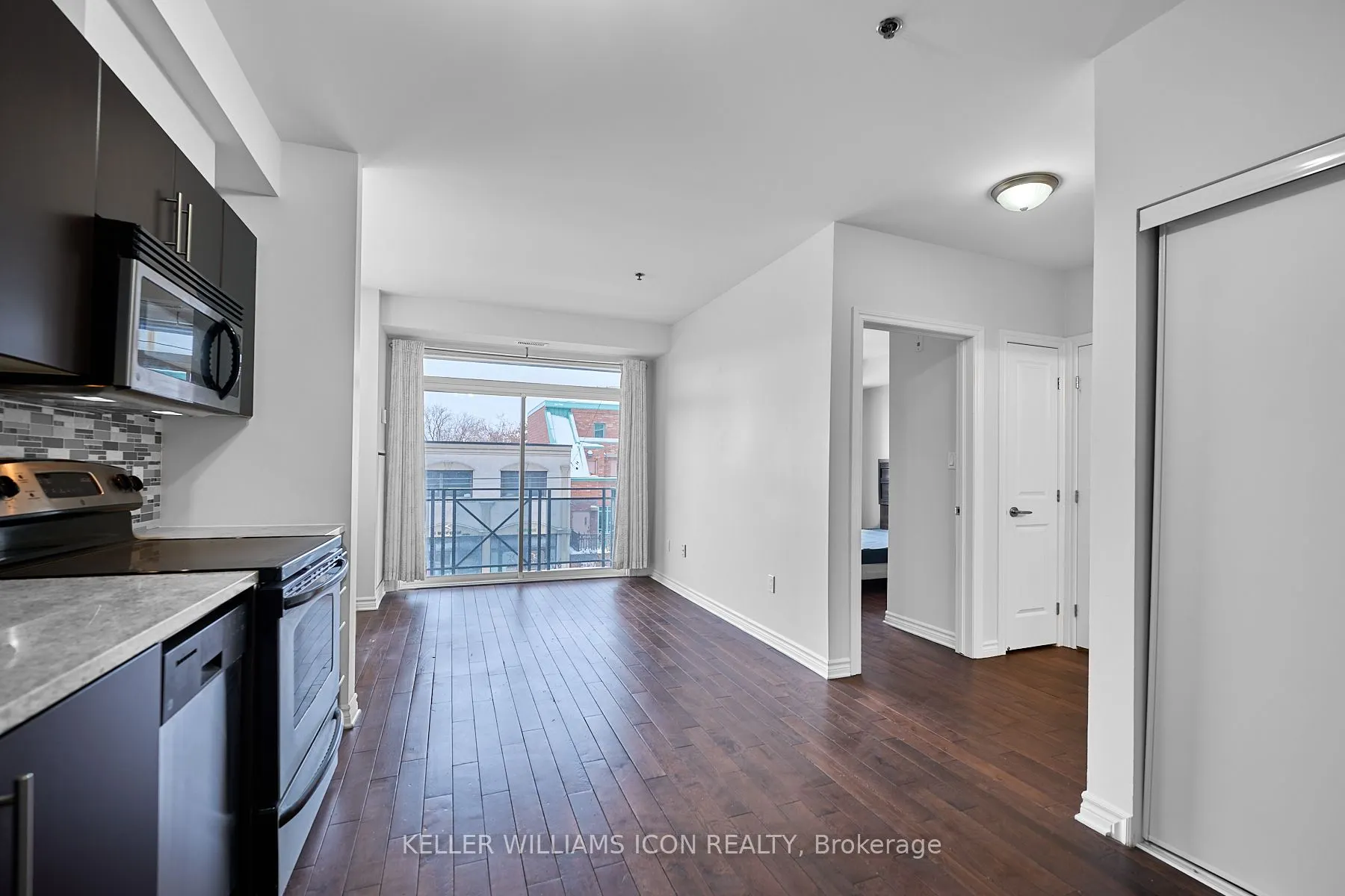 429 Kent Street #320