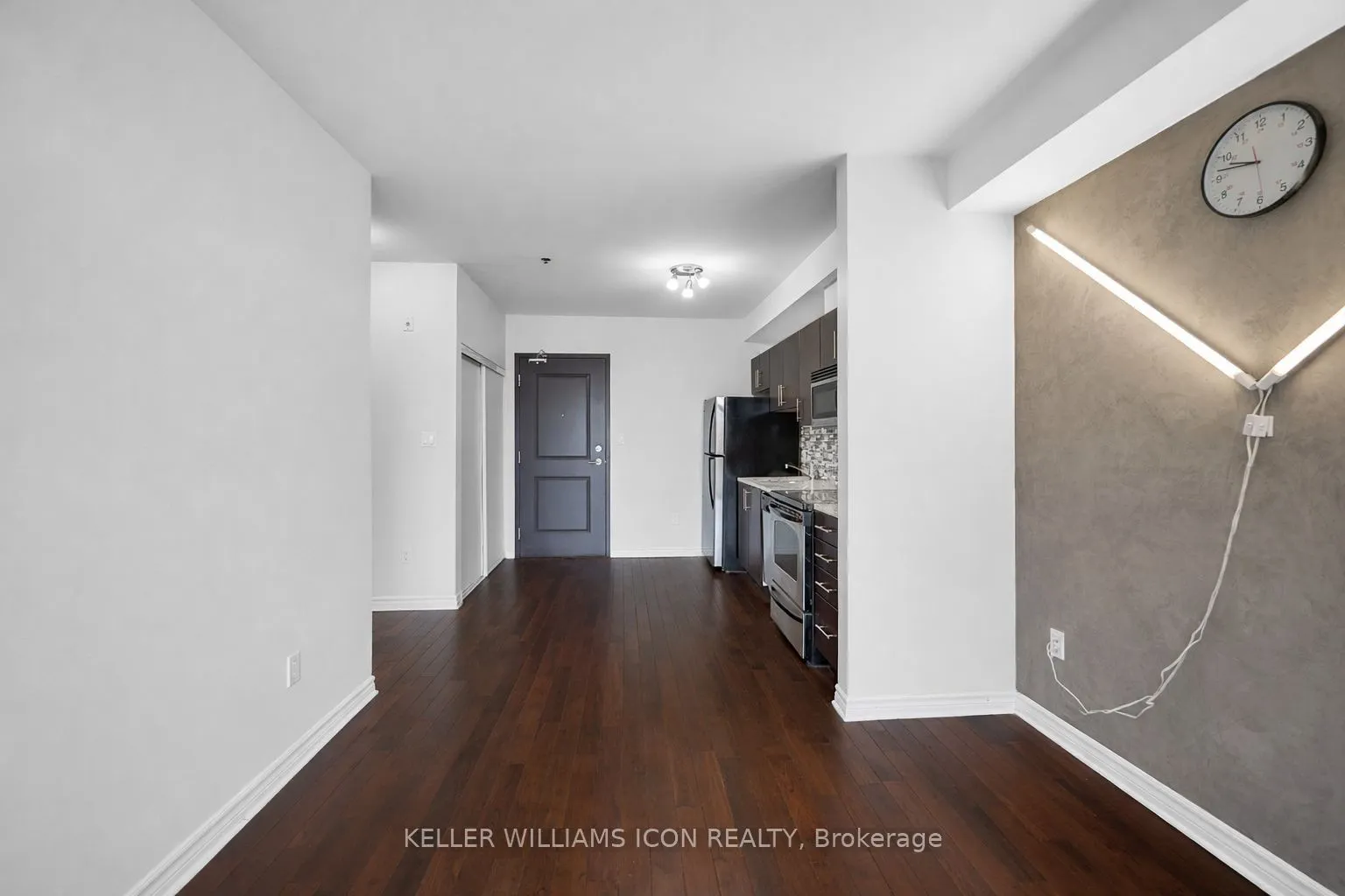429 Kent Street #320