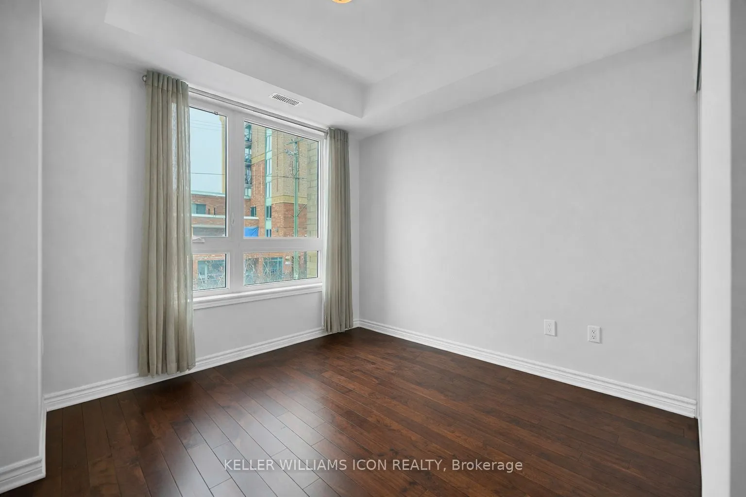 429 Kent Street #320