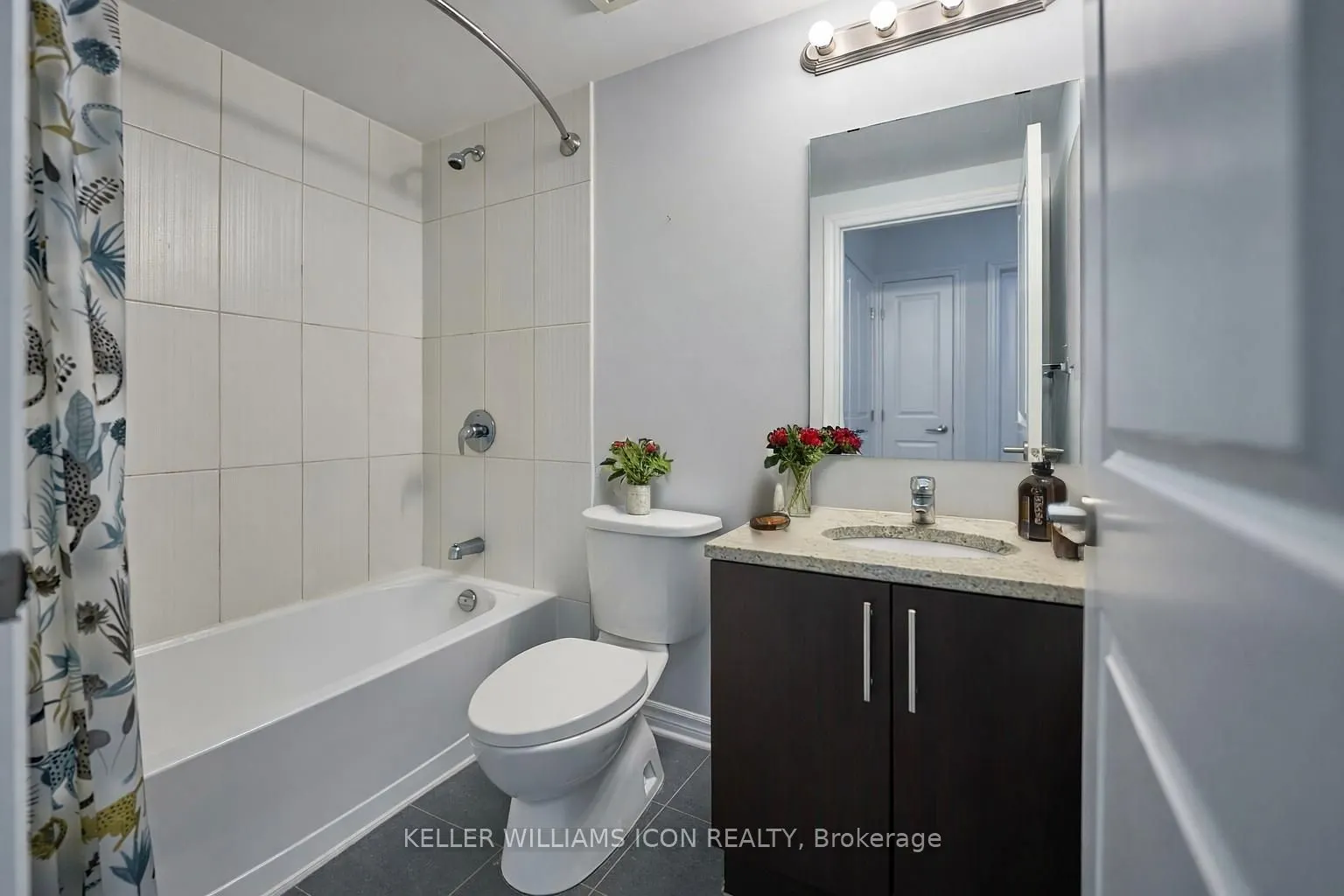 429 Kent Street #320