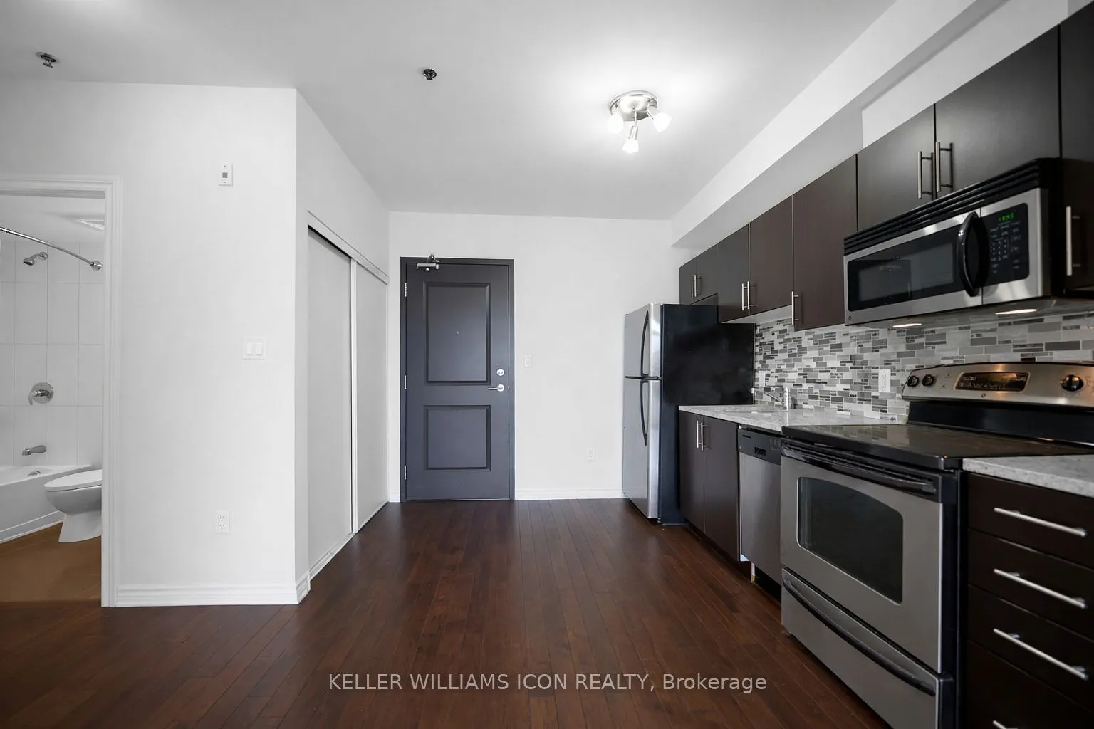 429 Kent Street #320