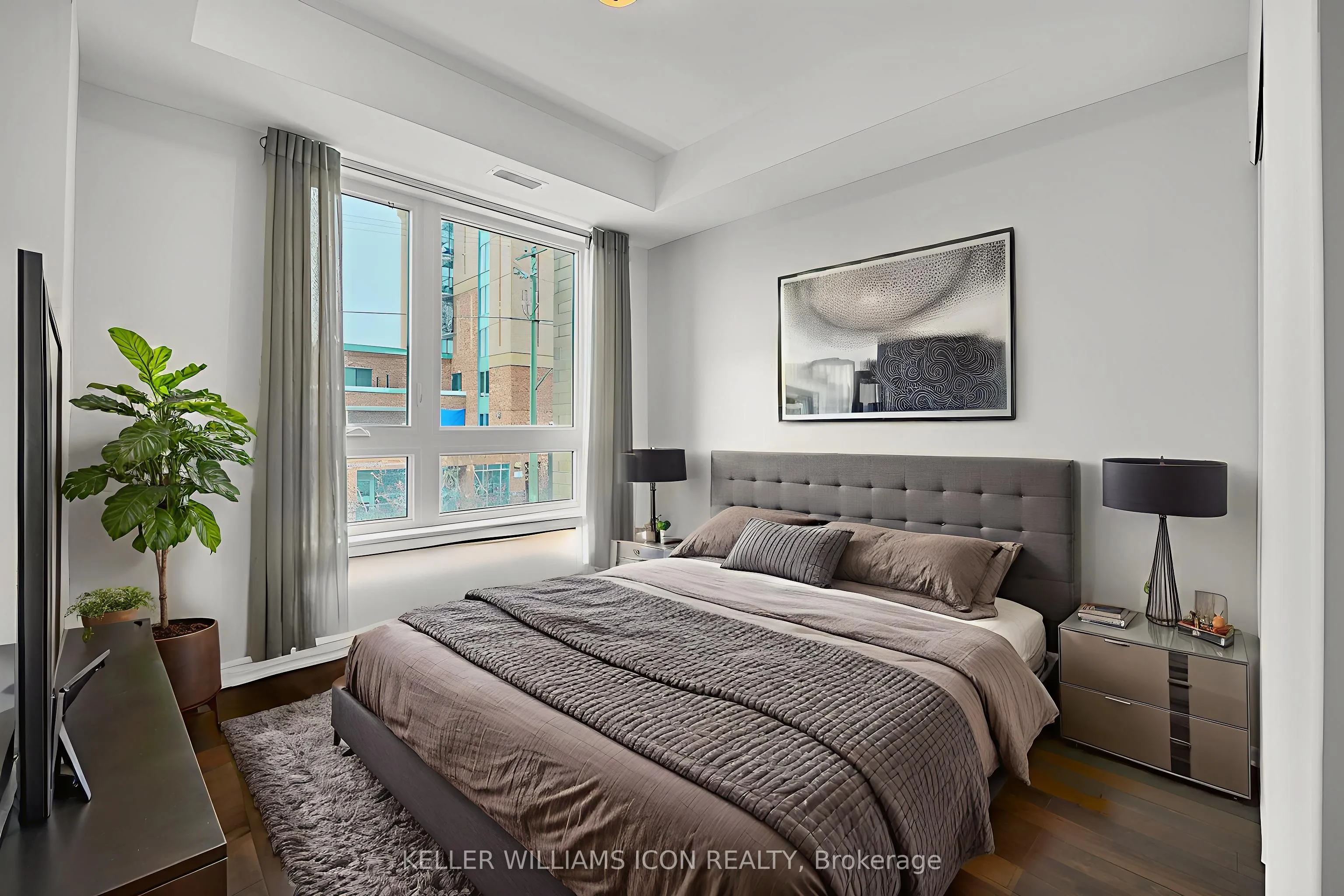 429 Kent Street #320