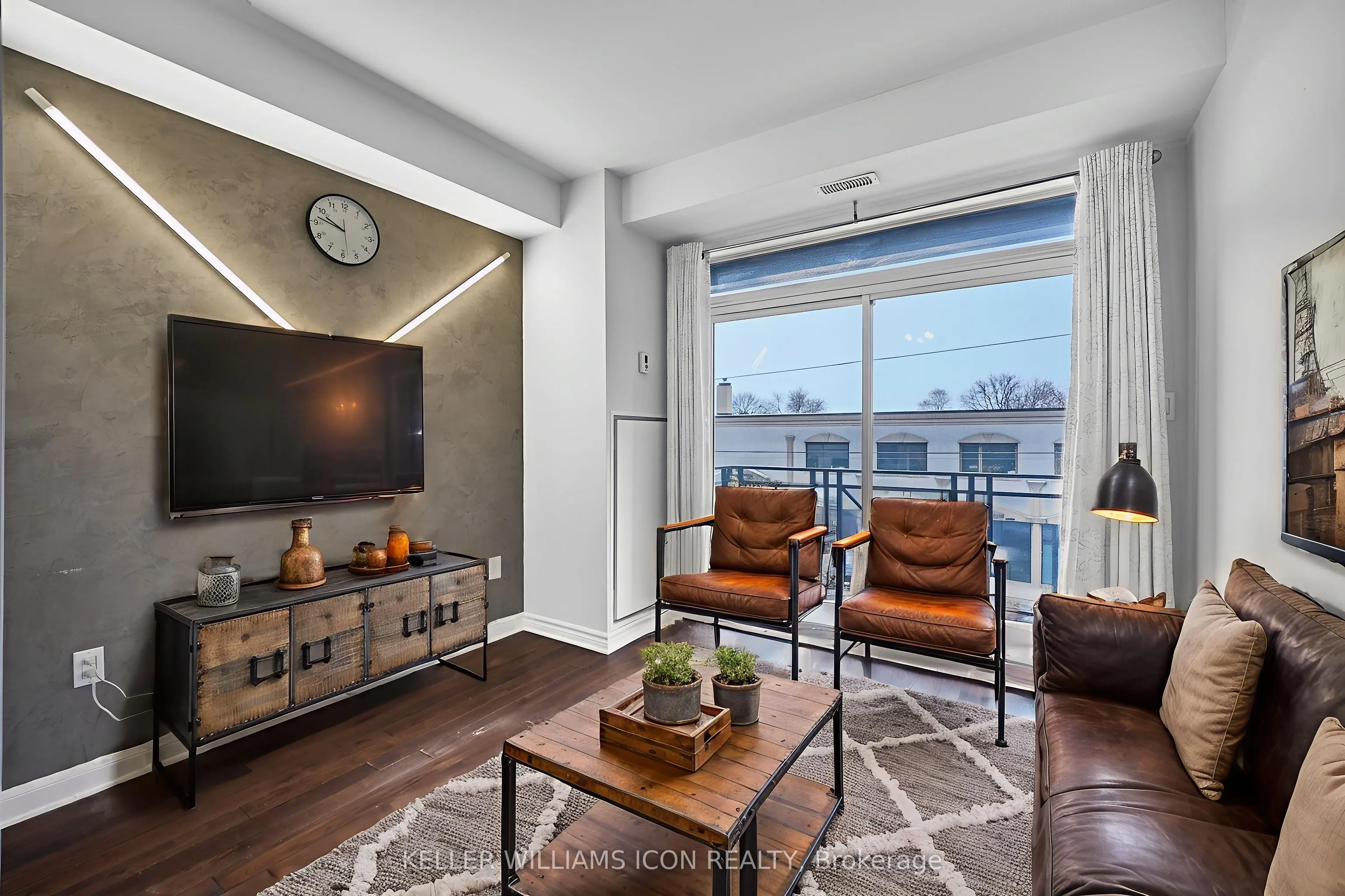 429 Kent Street #320
