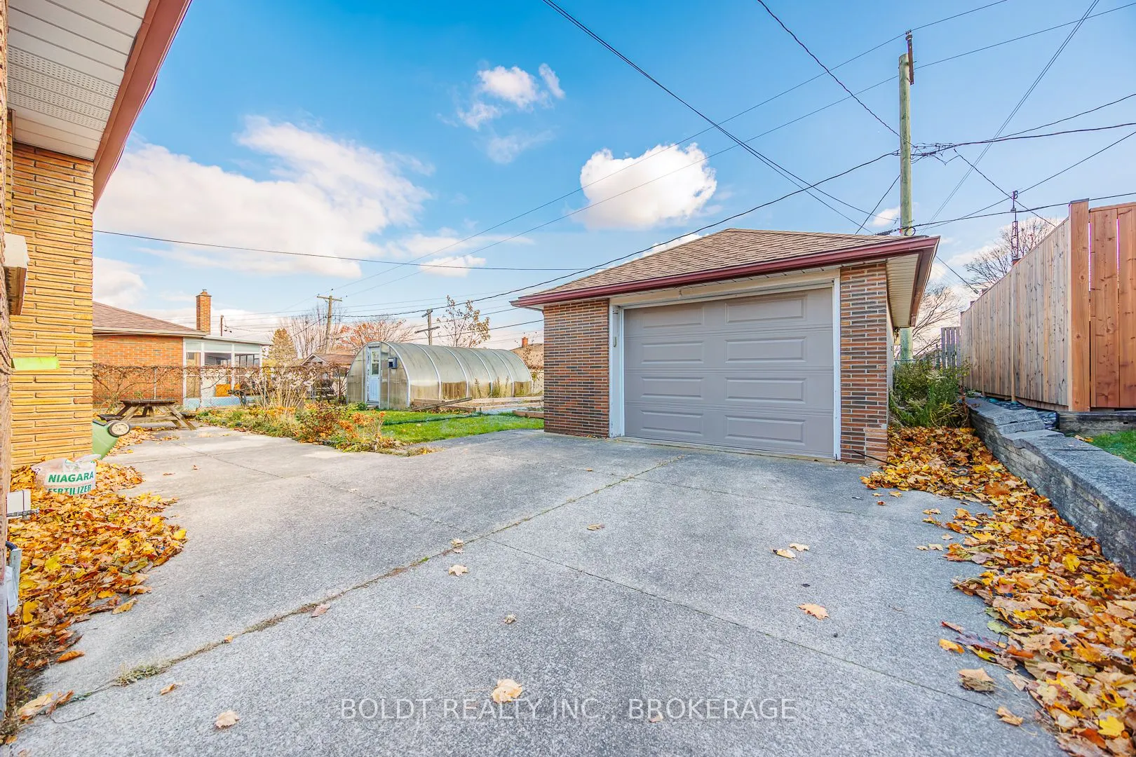 24 Winslow Crescent