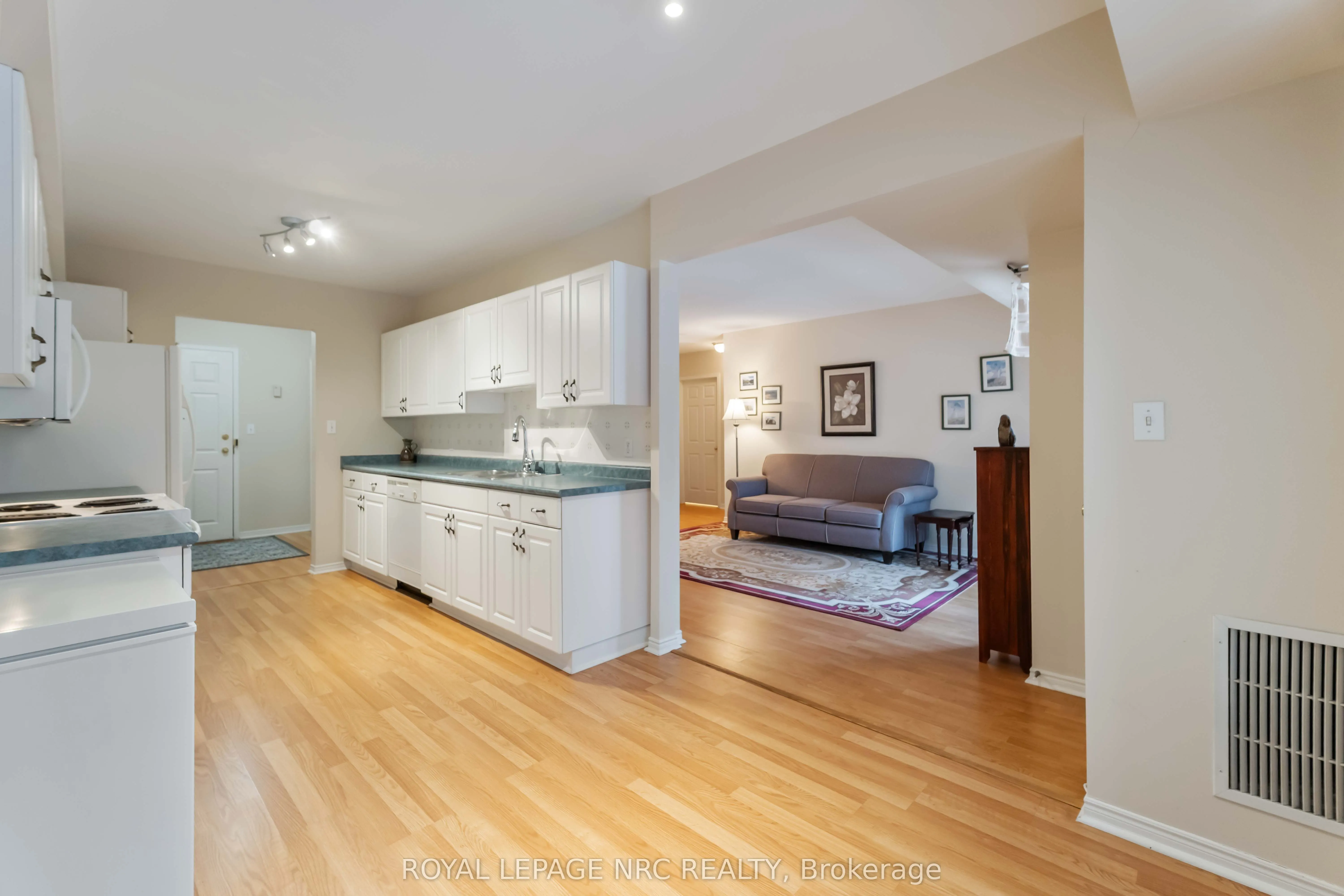 4090 John Charles Boulevard #104