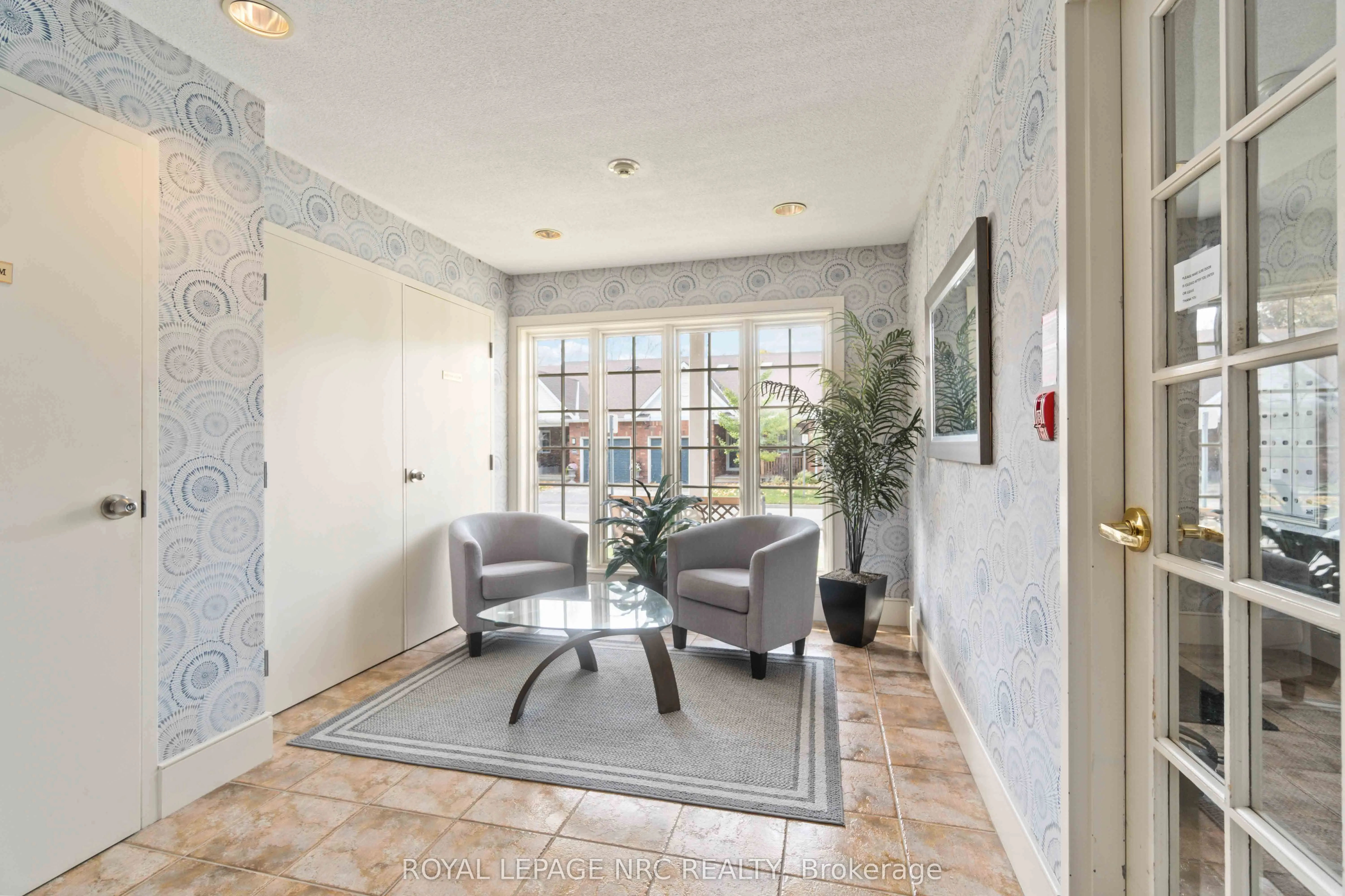 4090 John Charles Boulevard #104
