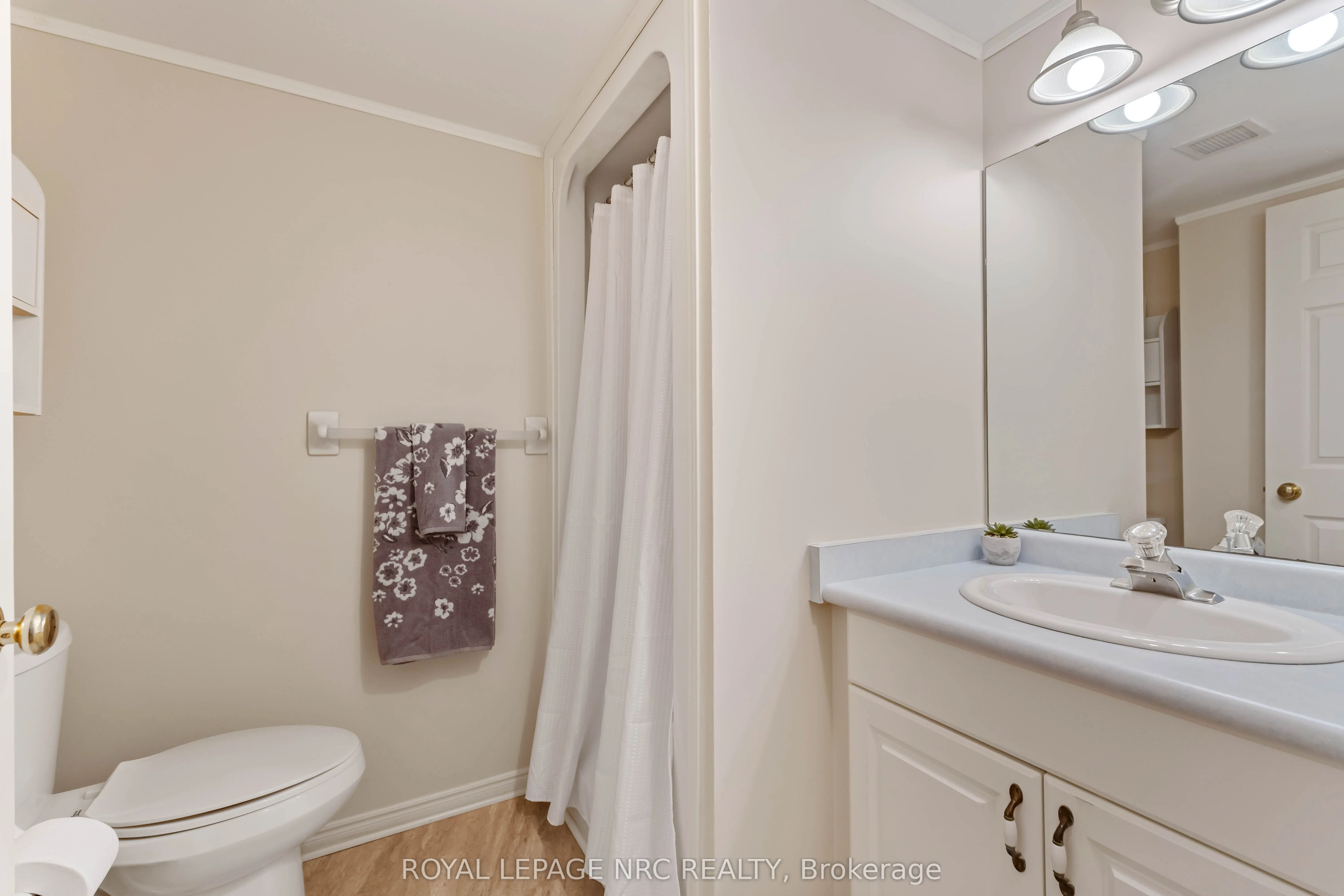 4090 John Charles Boulevard #104
