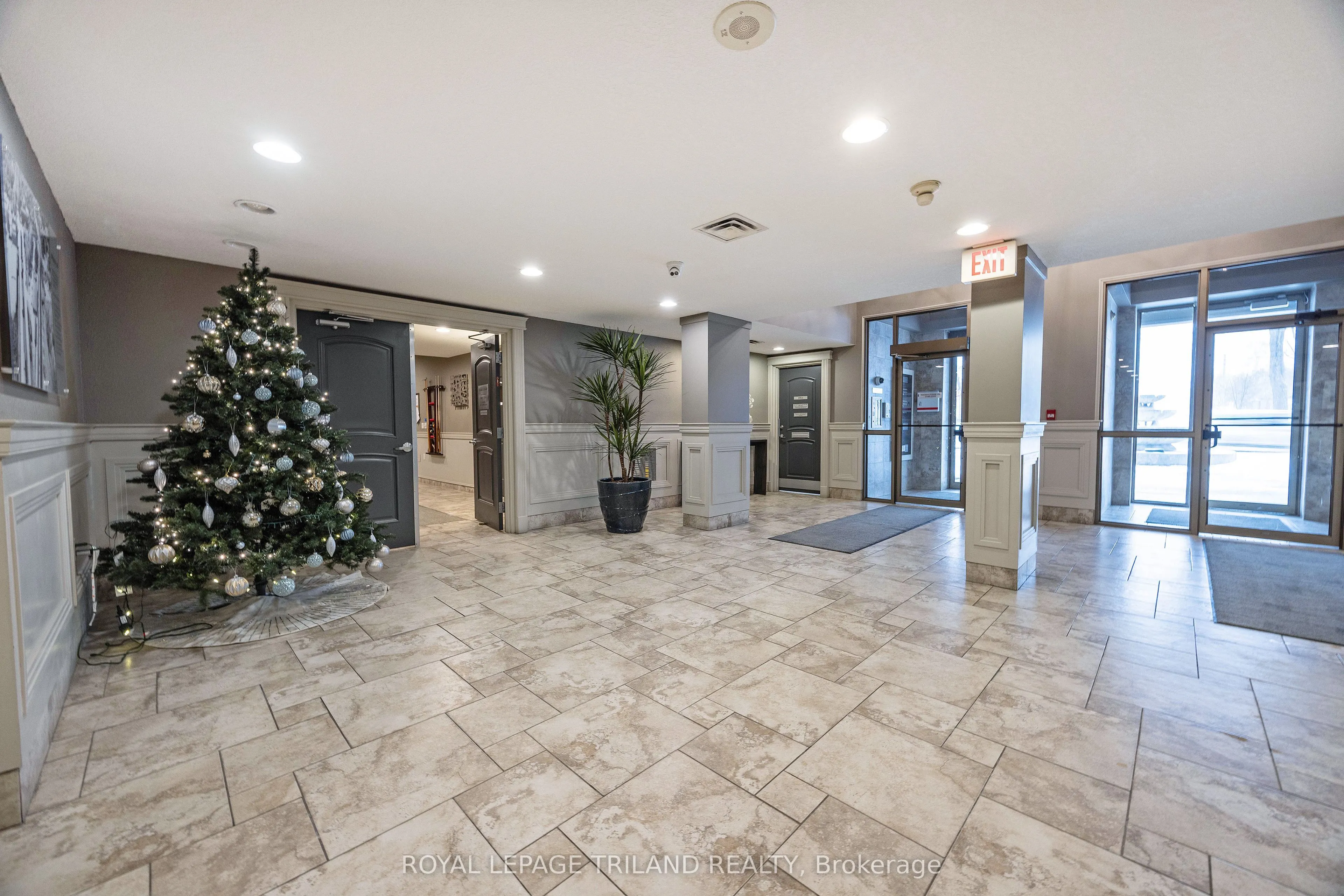 250 Pall Mall Street #1202