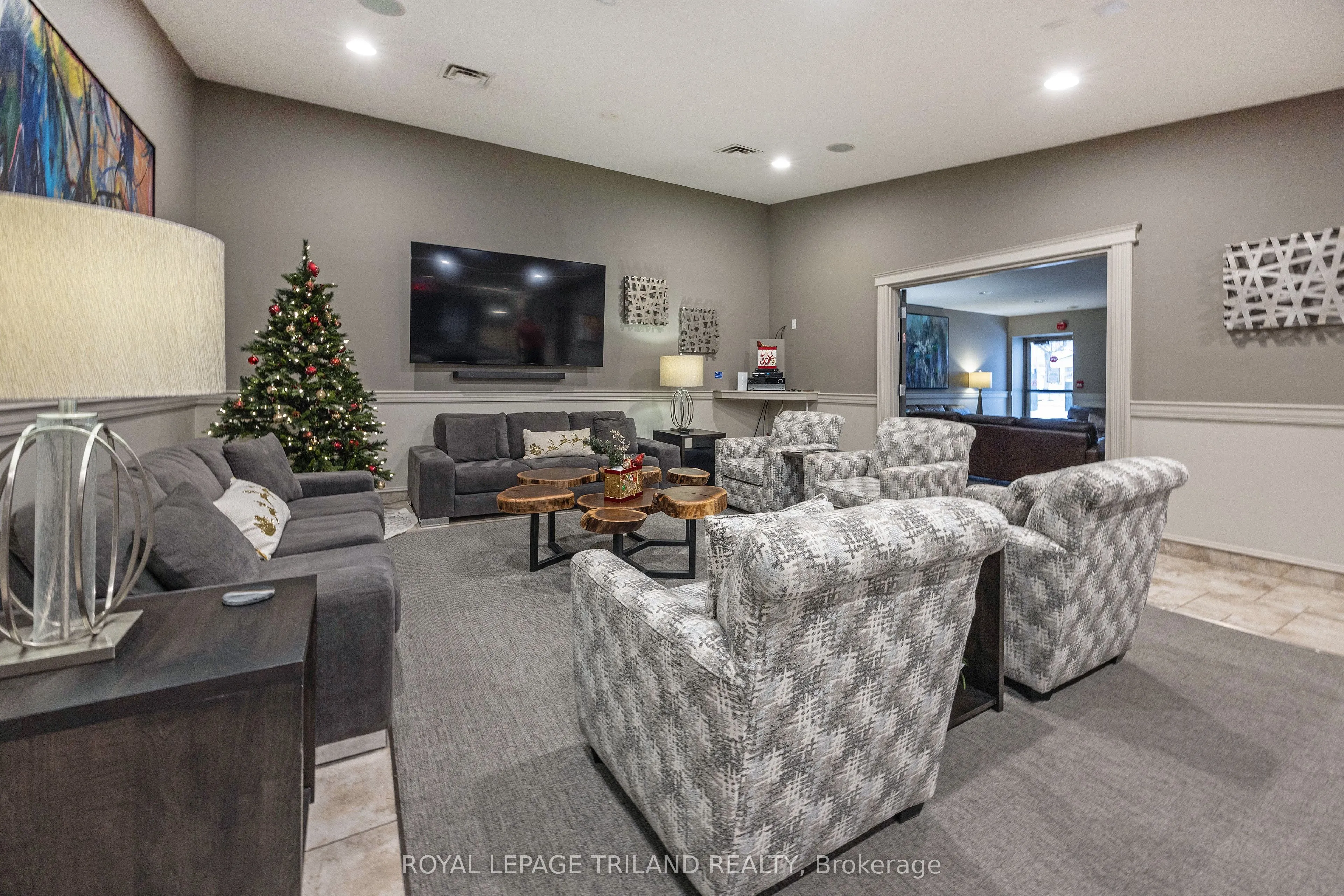 250 Pall Mall Street #1202