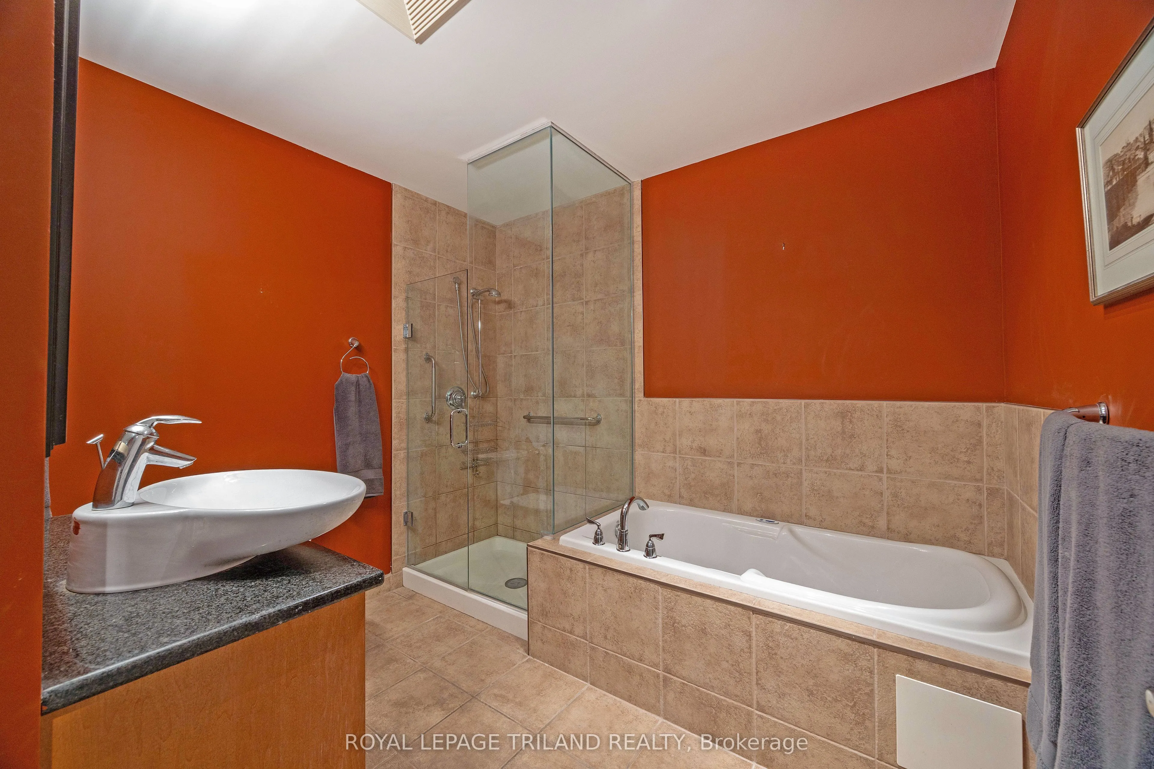 250 Pall Mall Street #1202