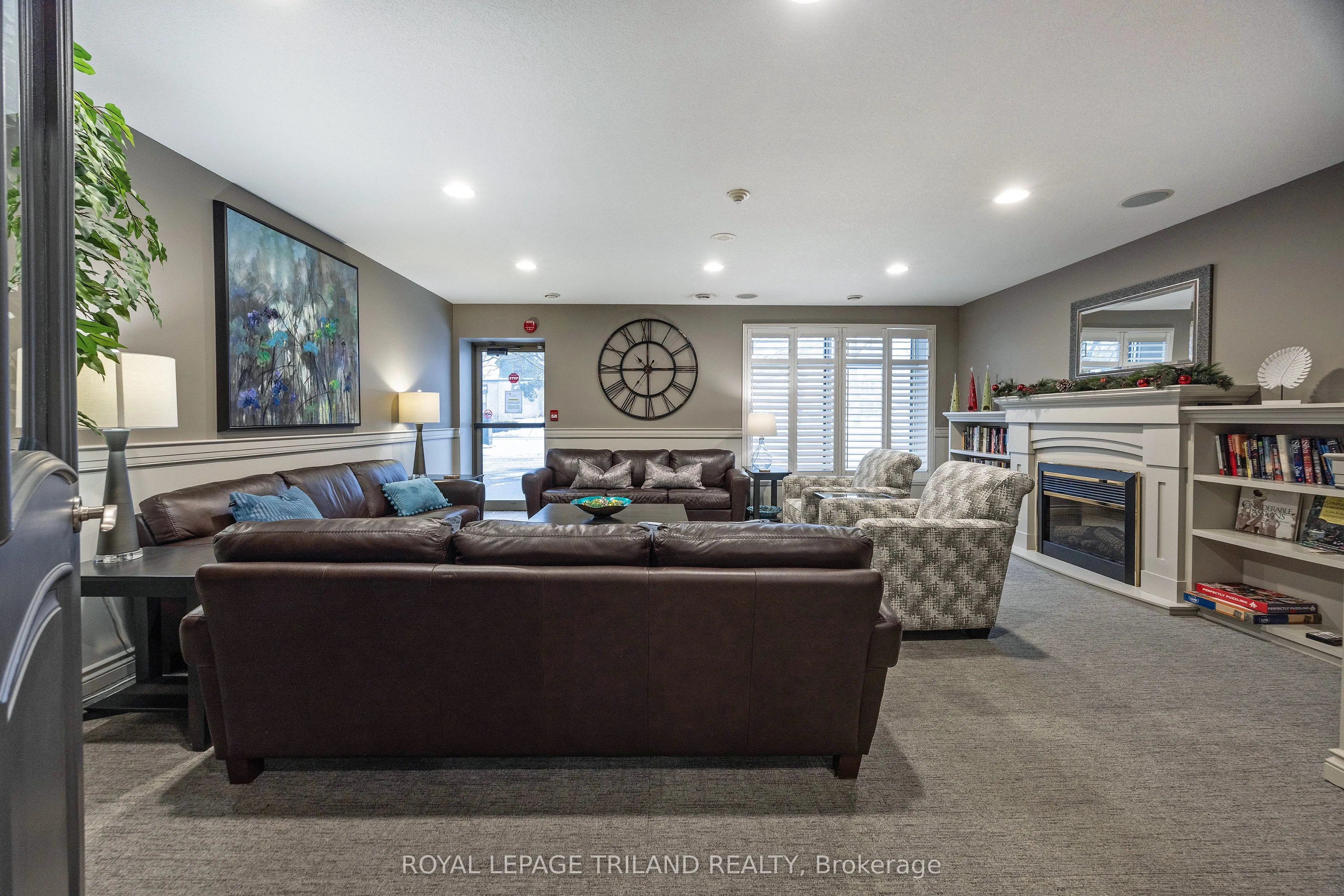 250 Pall Mall Street #1202