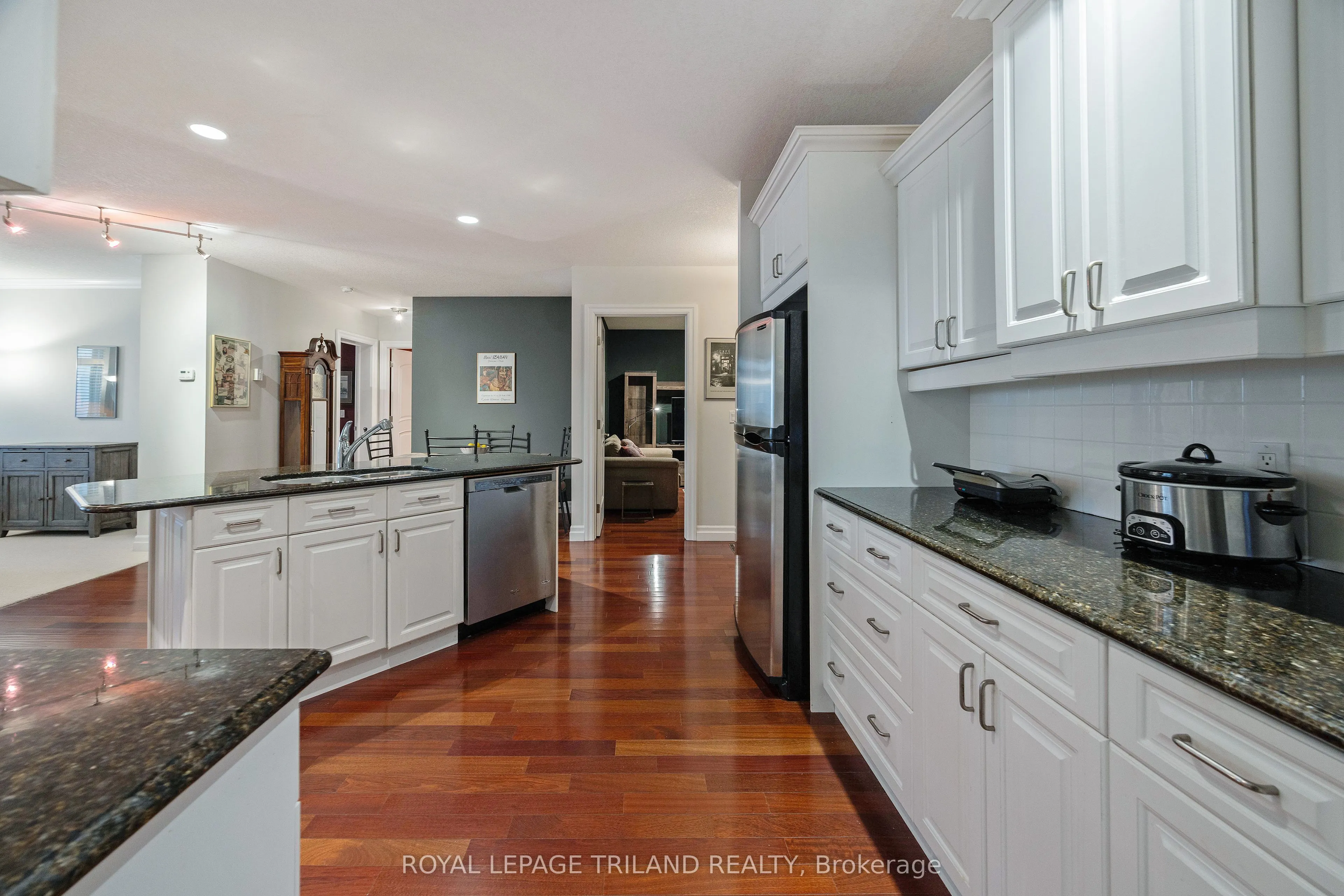 250 Pall Mall Street #1202