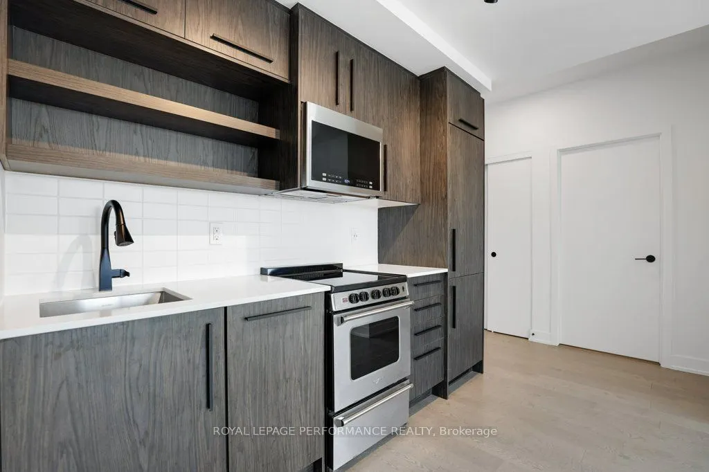 560 Rideau Street #517