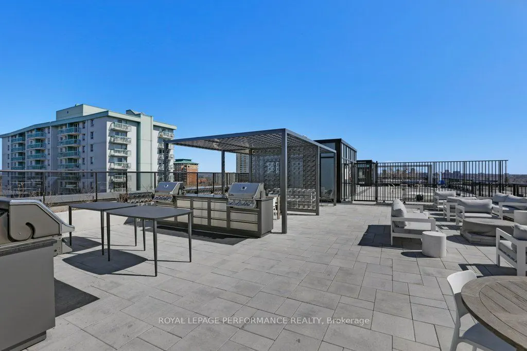560 Rideau Street #517