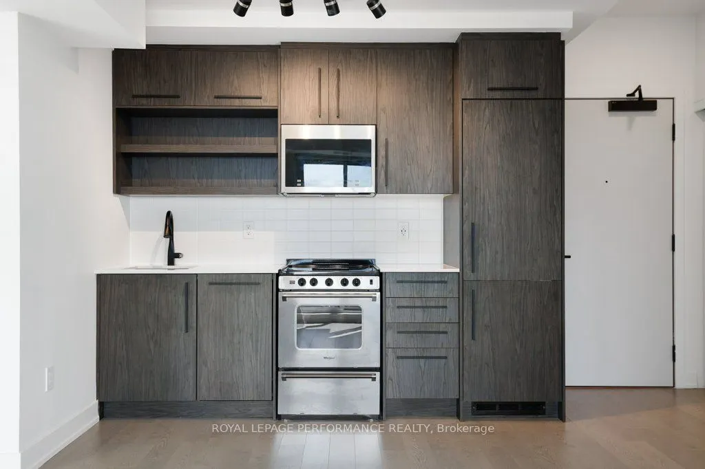 560 Rideau Street #517