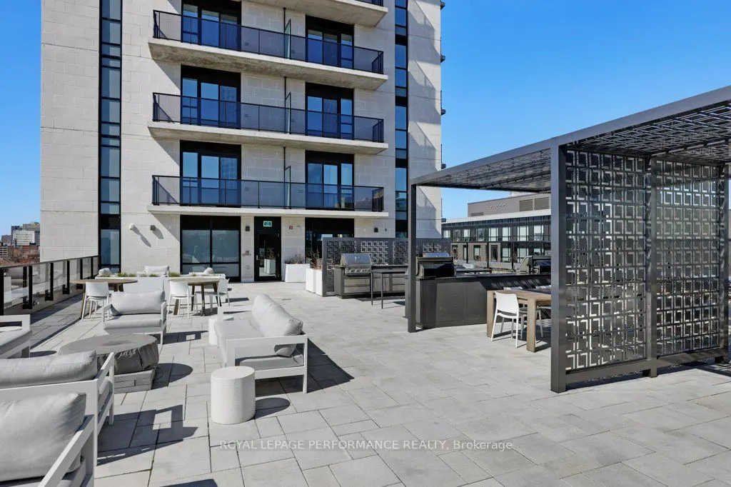 560 Rideau Street #517