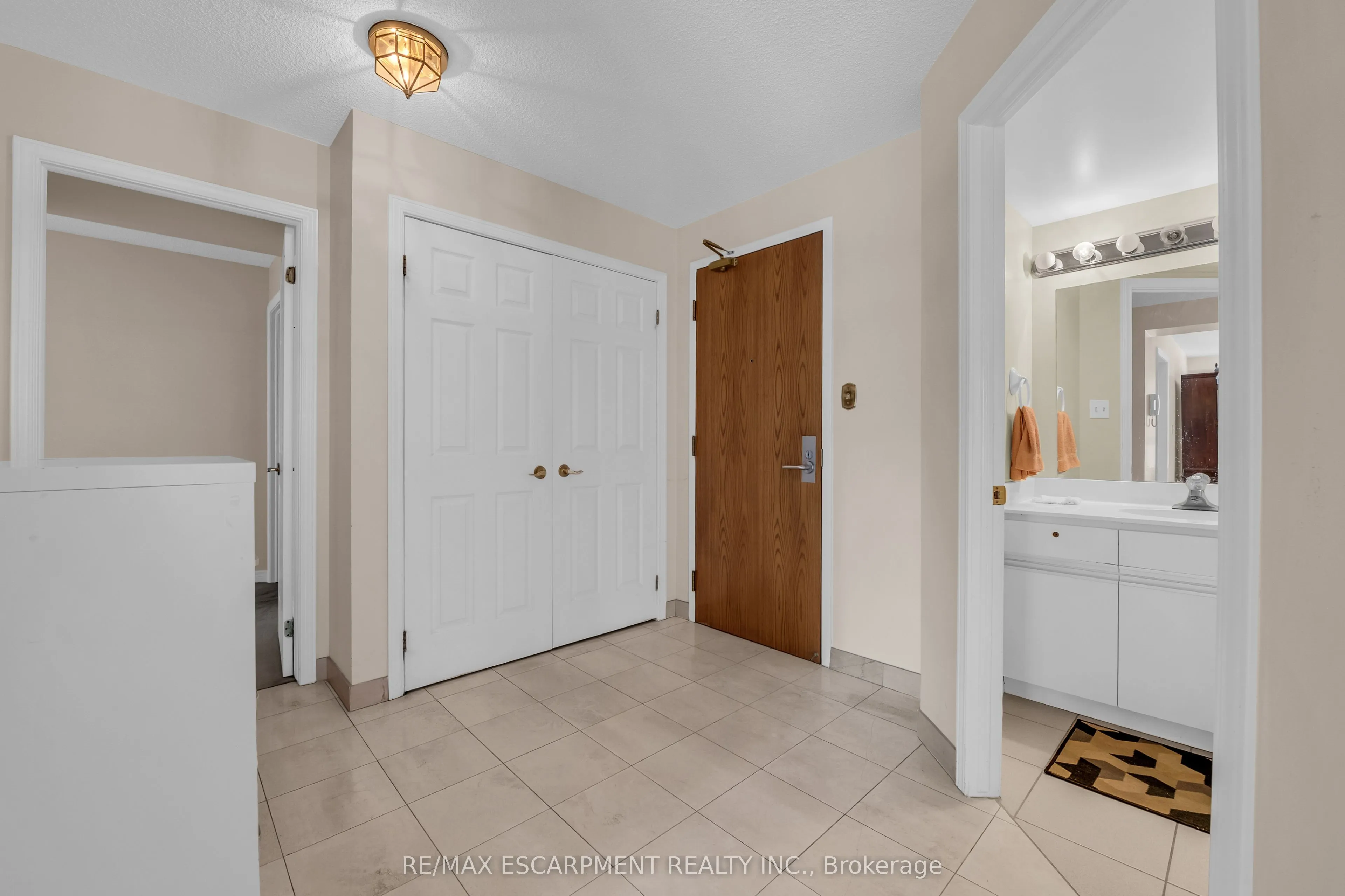 67 Caroline Street S #203