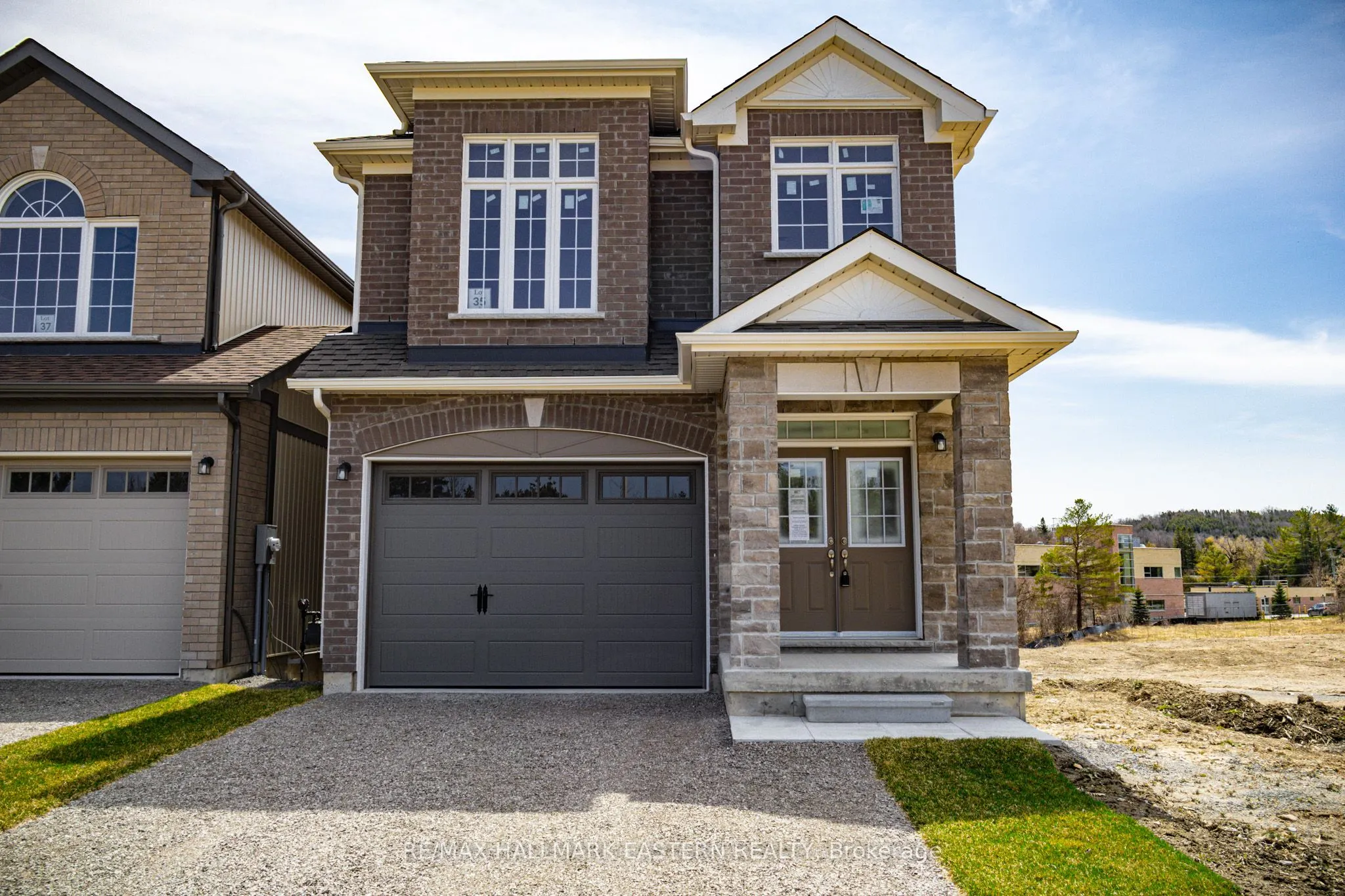 35 COLDBROOK Drive