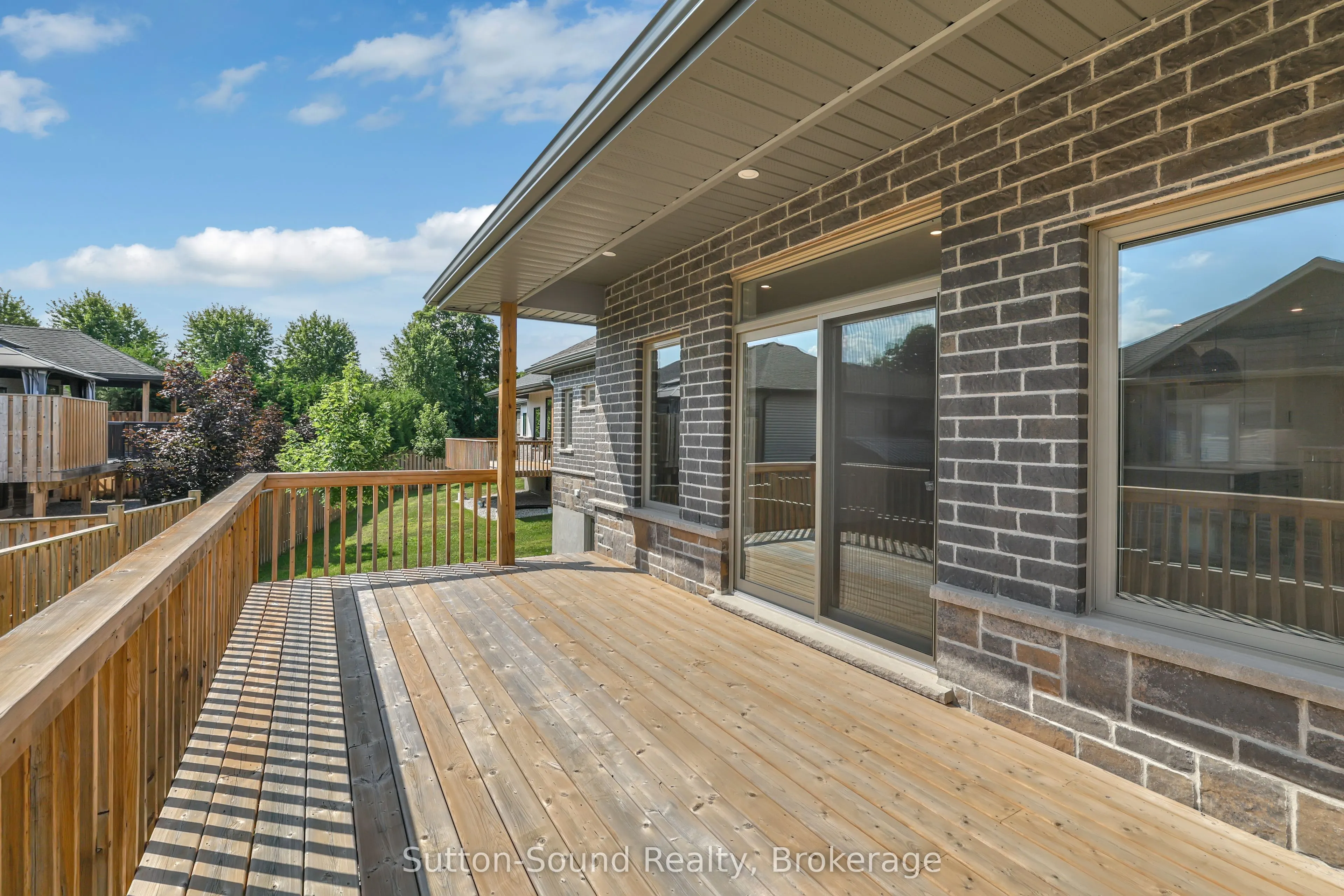 335 6th Avenue W
