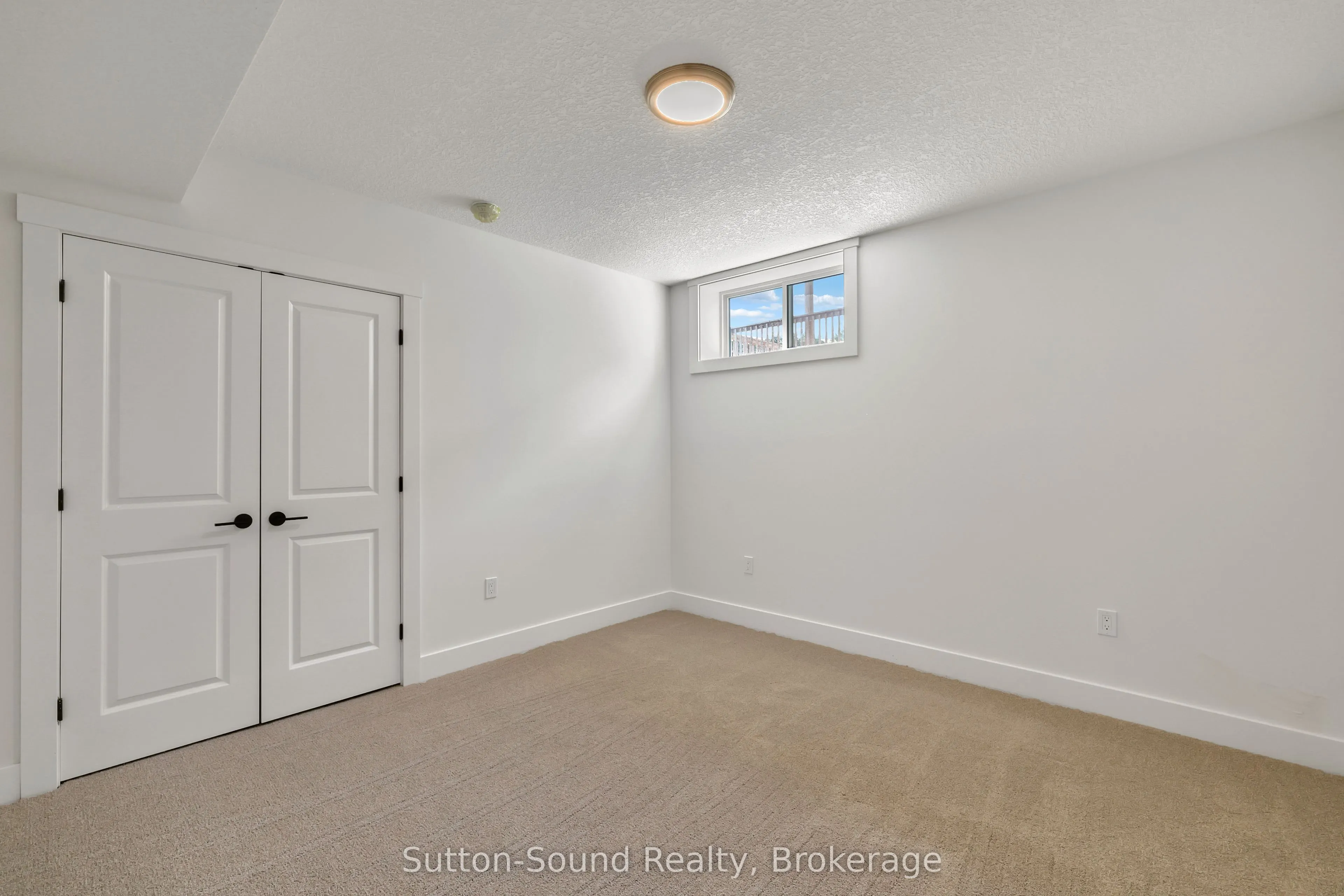 335 6th Avenue W