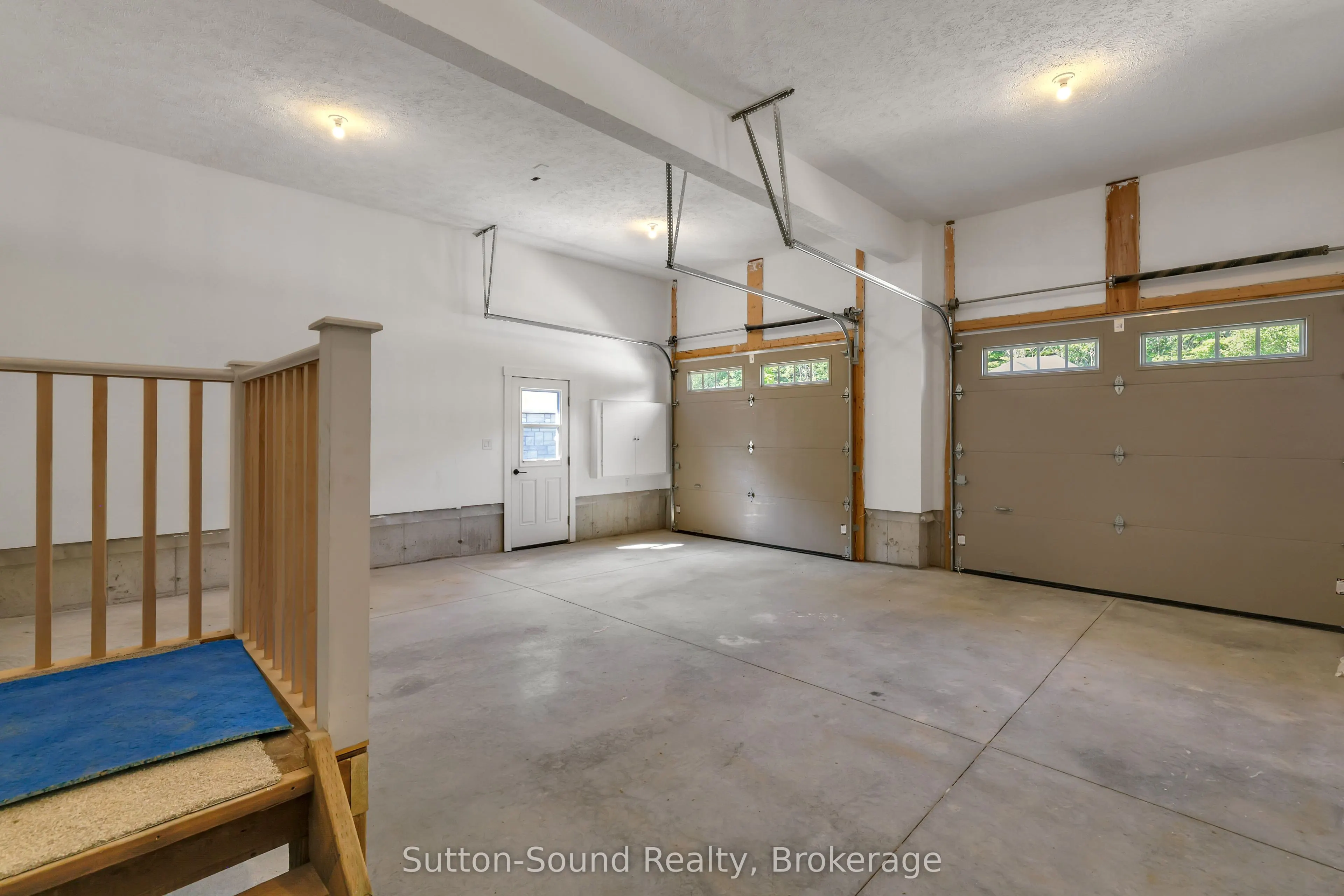 335 6th Avenue W