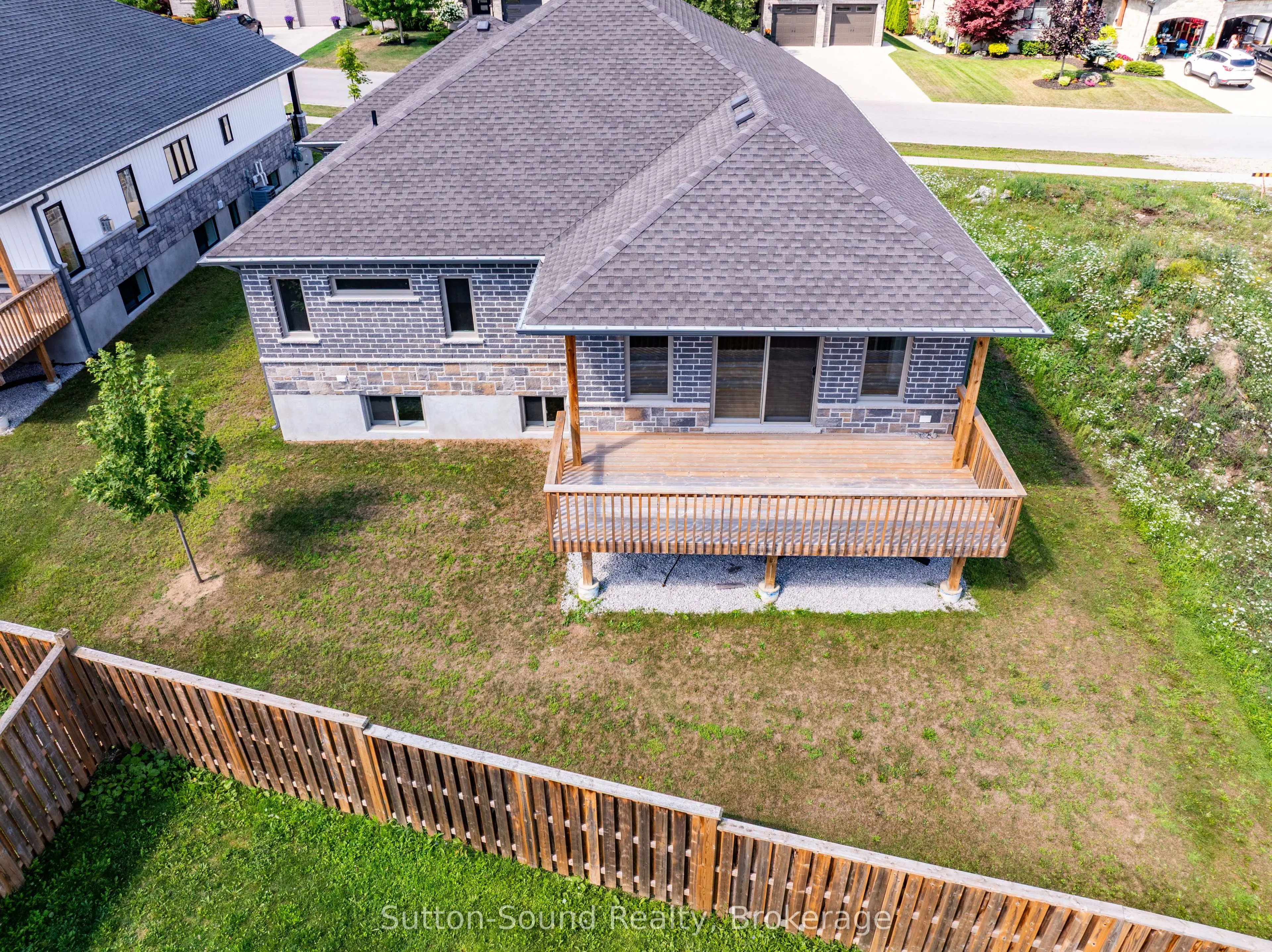 335 6th Avenue W
