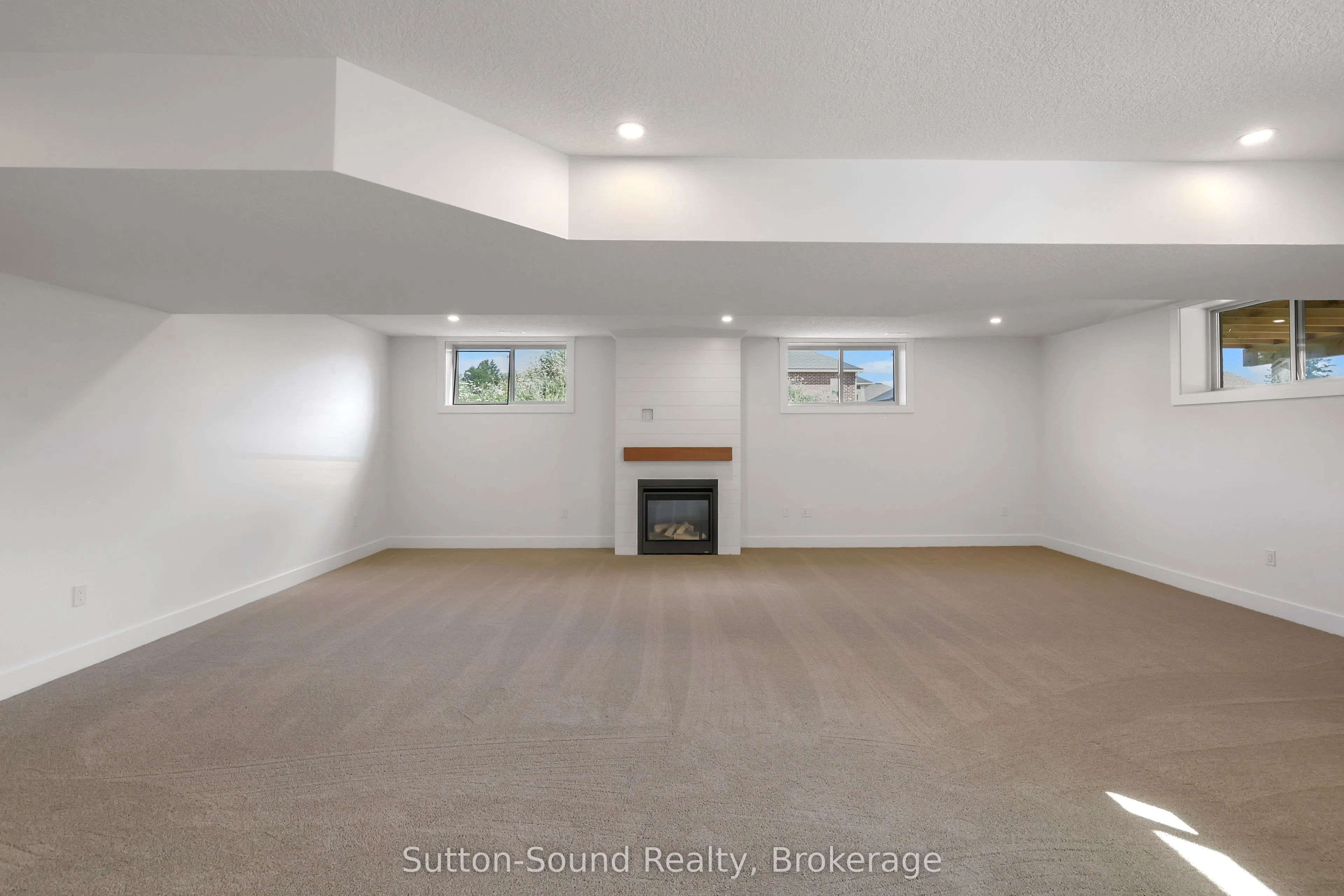 335 6th Avenue W