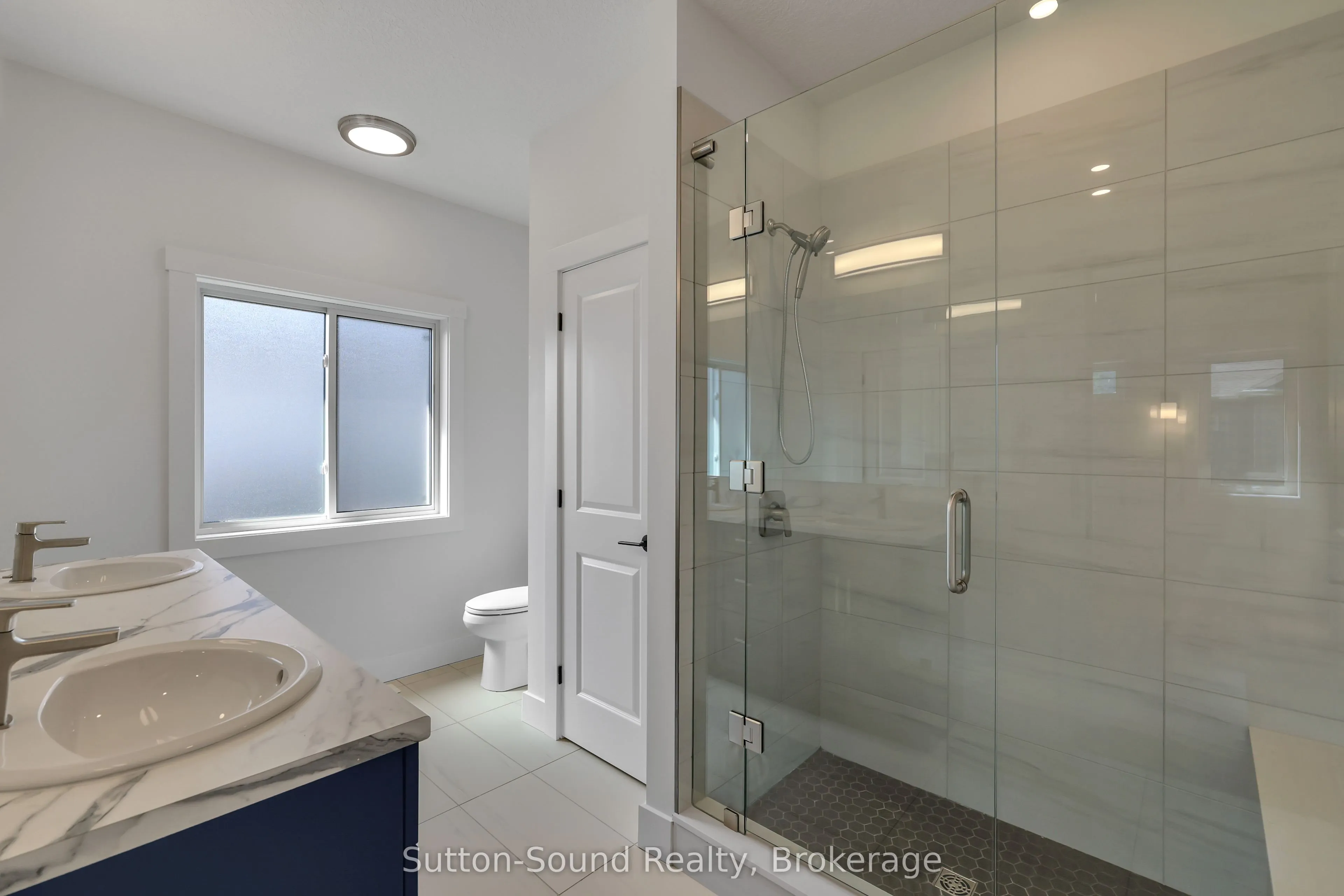 335 6th Avenue W