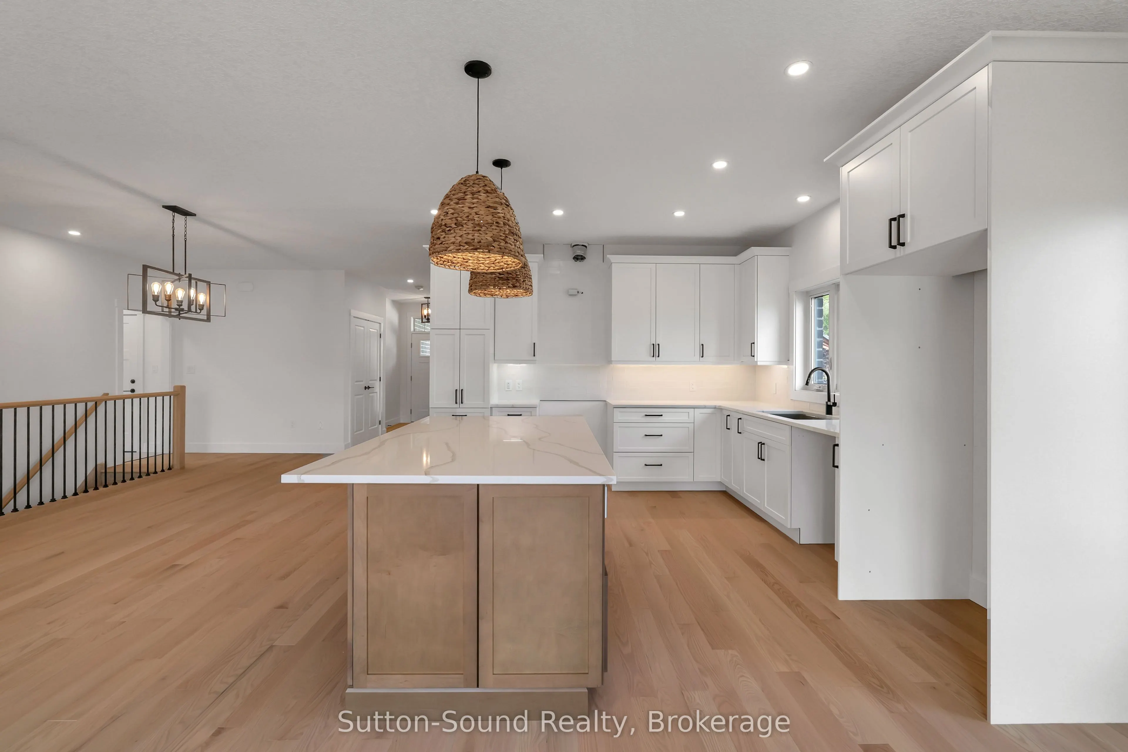 335 6th Avenue W