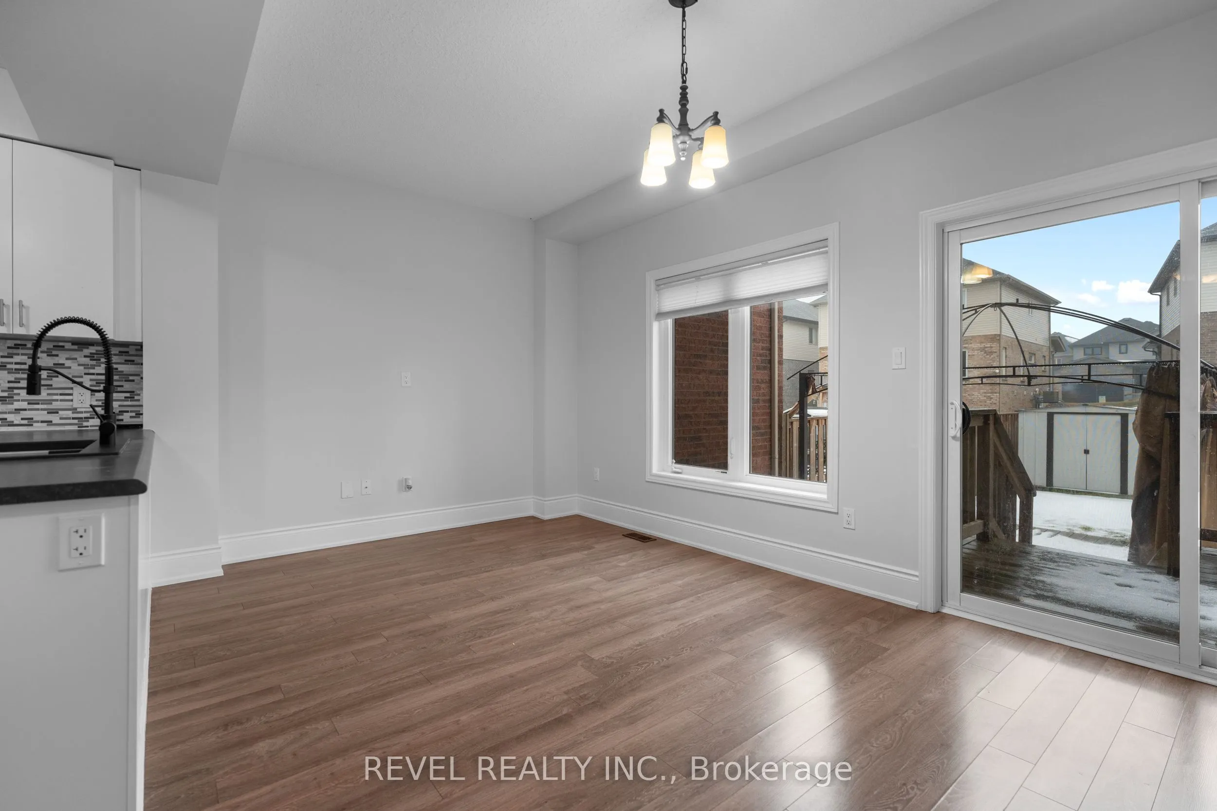 35 Sunset Way