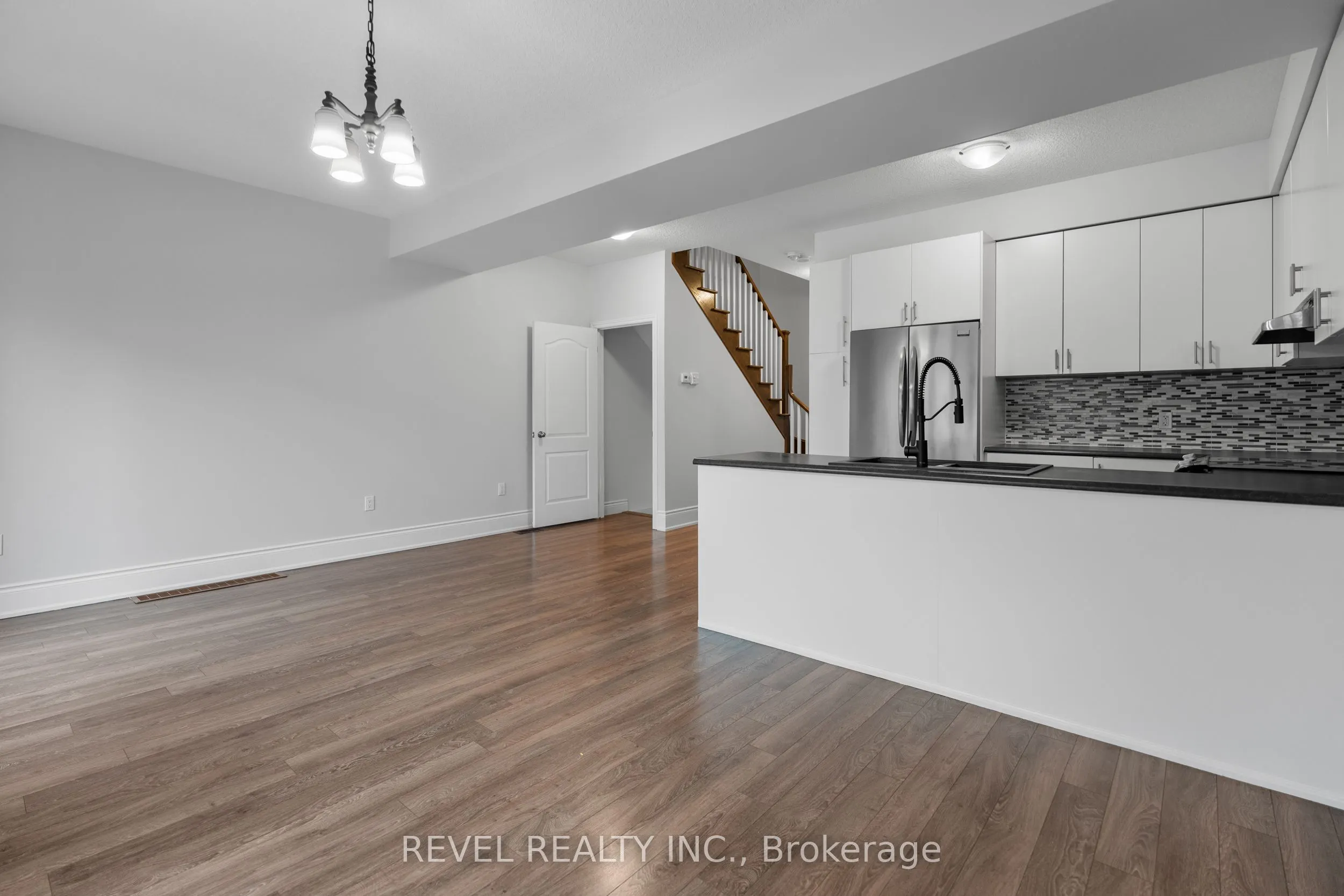 35 Sunset Way