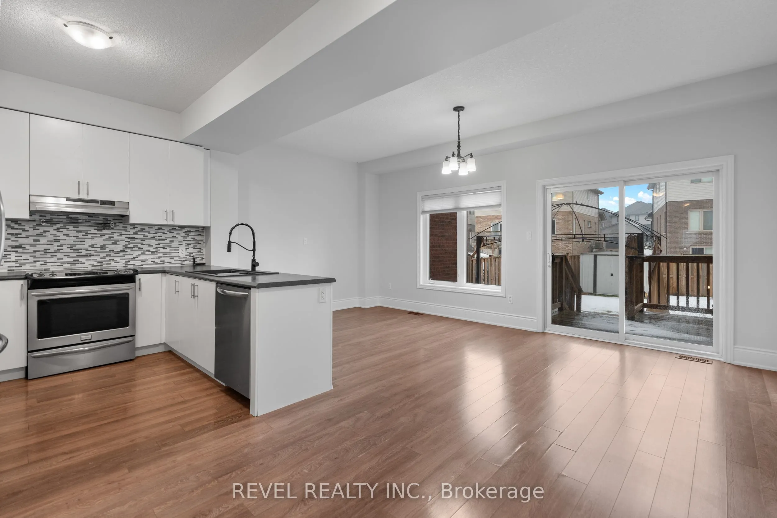 35 Sunset Way