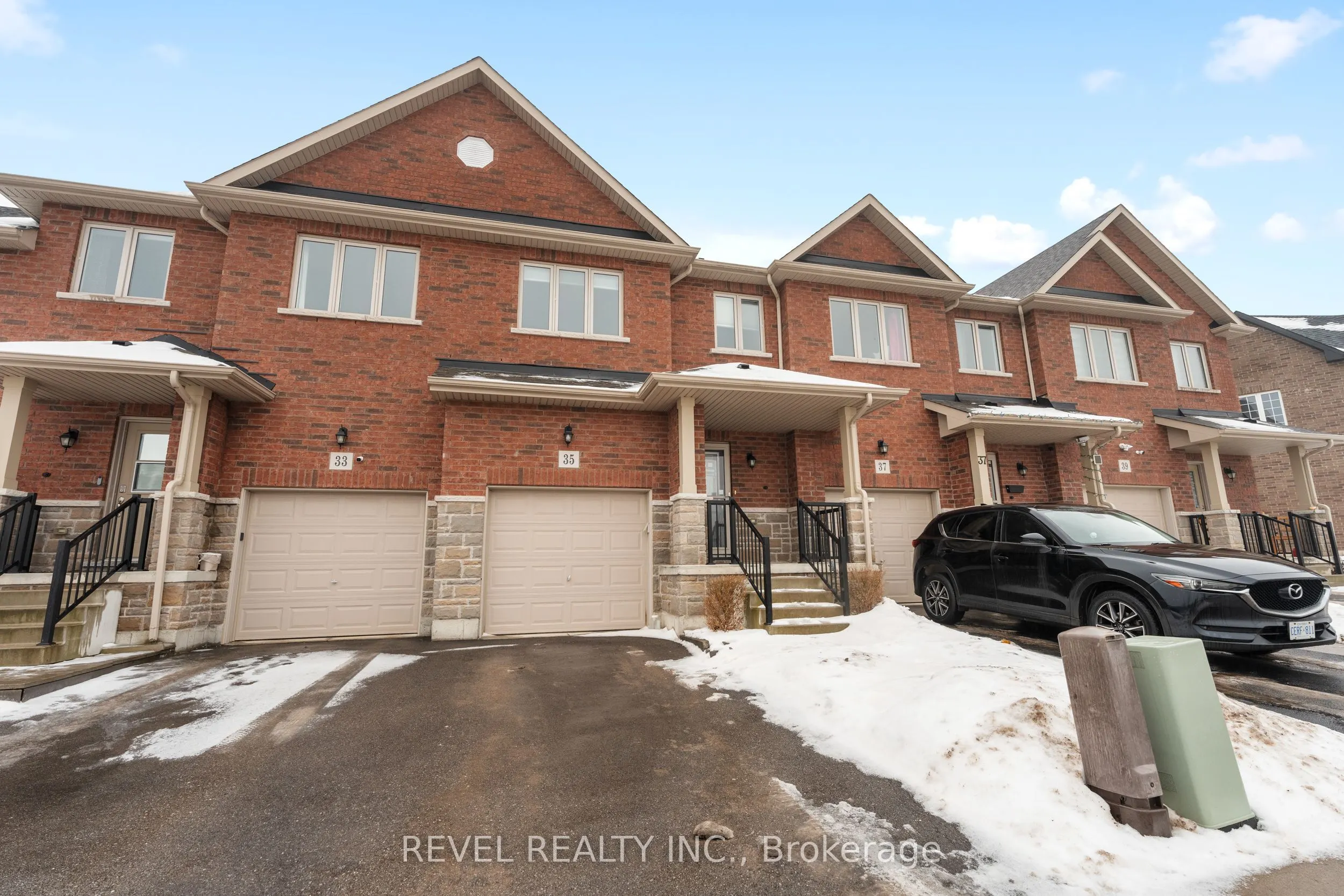 35 Sunset Way