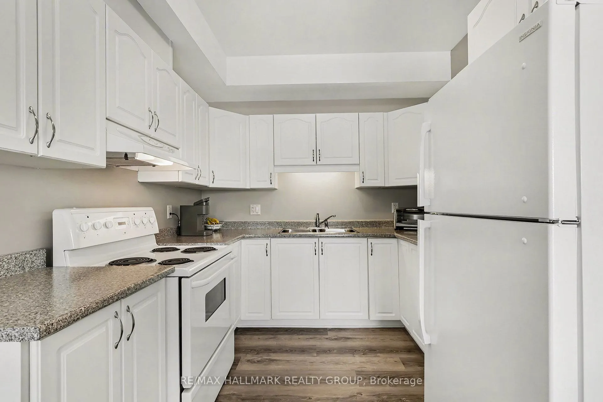 1026 Laurier Street #208